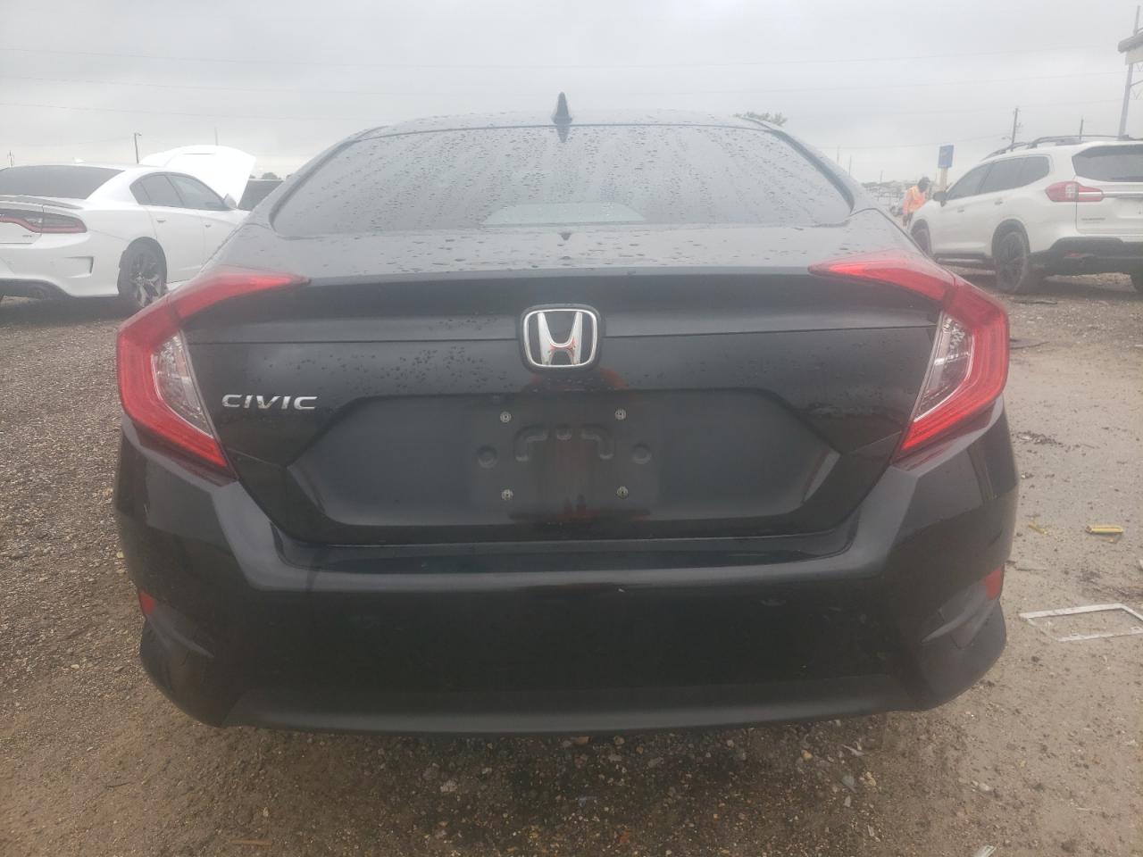 Photo 5 VIN: 2HGFC2F78JH607750 - HONDA CIVIC 