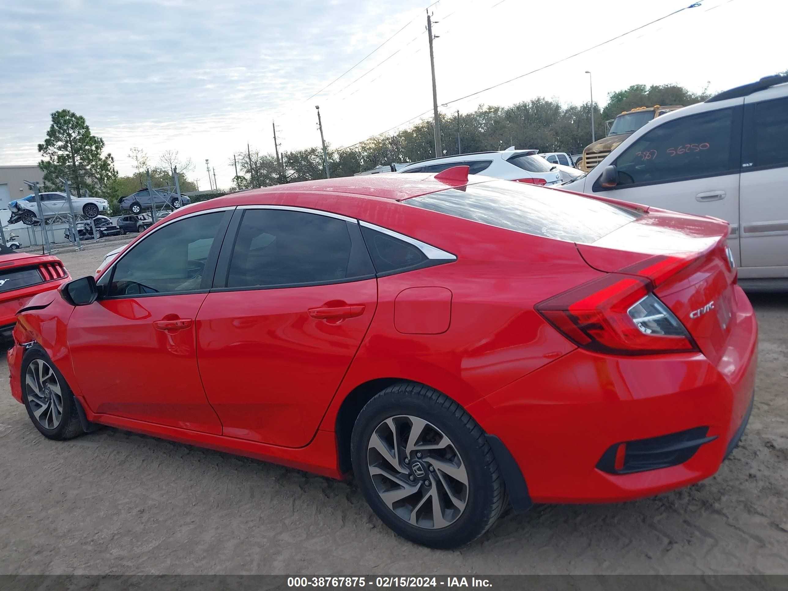 Photo 13 VIN: 2HGFC2F79JH506667 - HONDA CIVIC 