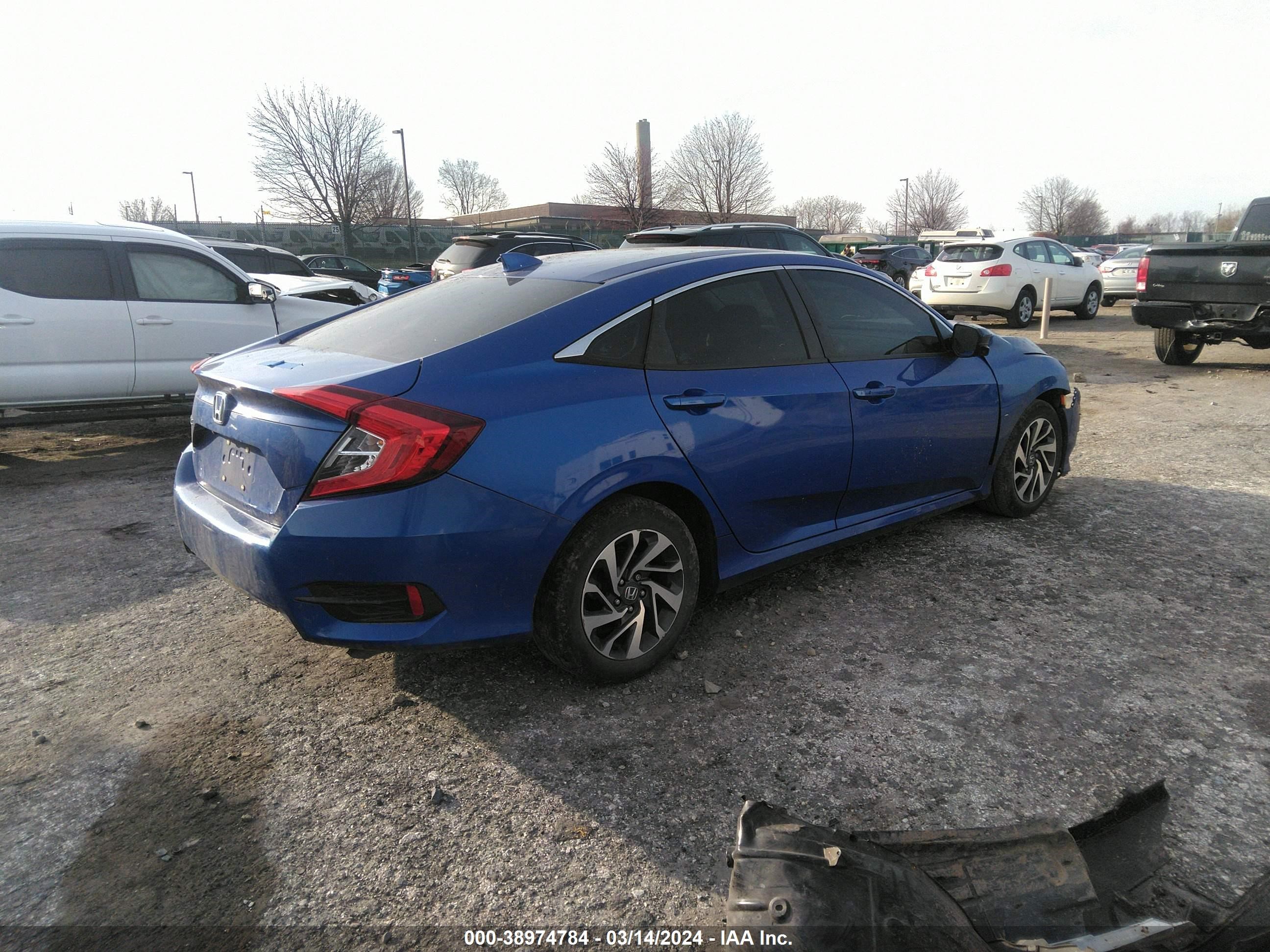 Photo 3 VIN: 2HGFC2F79JH554086 - HONDA CIVIC 