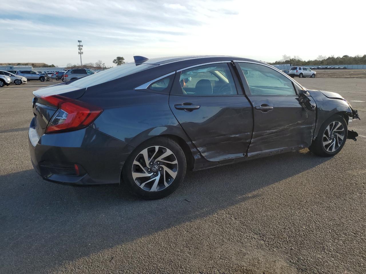 Photo 2 VIN: 2HGFC2F79JH574547 - HONDA CIVIC 