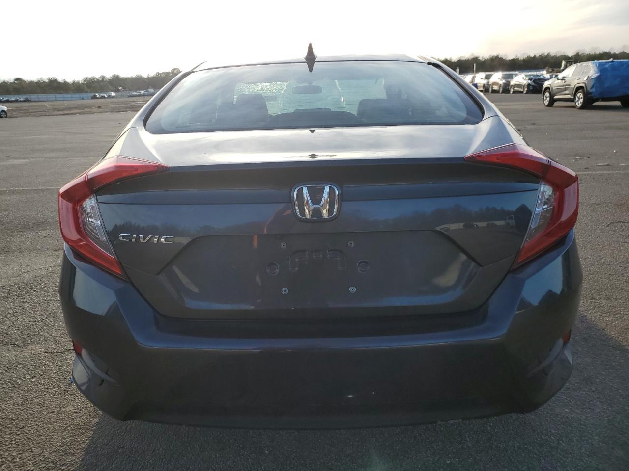 Photo 5 VIN: 2HGFC2F79JH574547 - HONDA CIVIC 