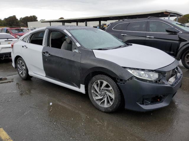 Photo 3 VIN: 2HGFC2F79JH595656 - HONDA CIVIC 