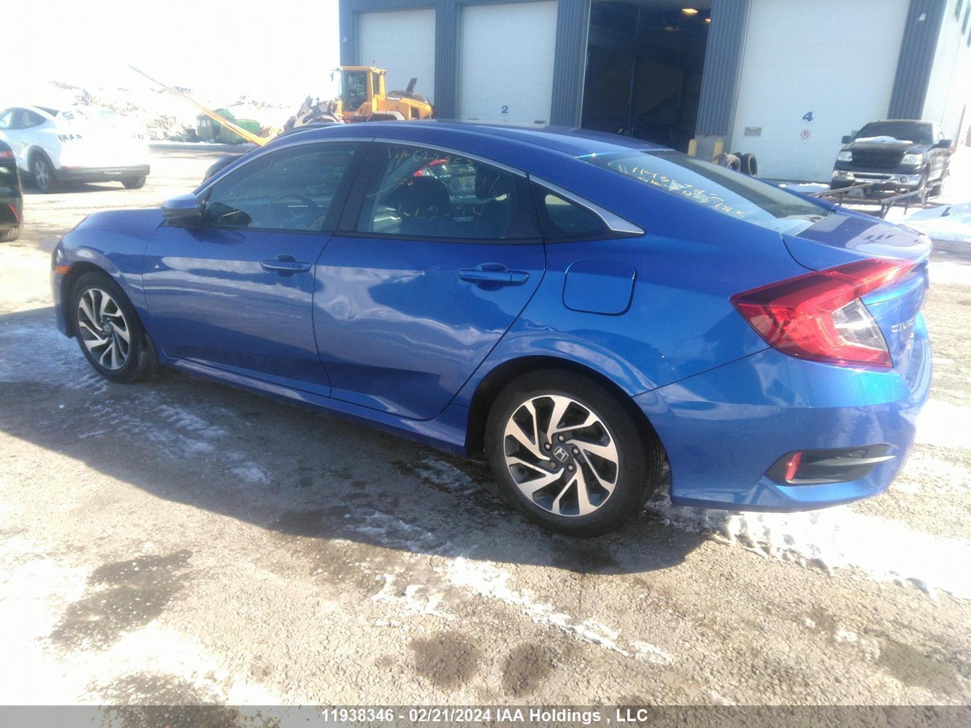 Photo 2 VIN: 2HGFC2F7XGH022953 - HONDA CIVIC 