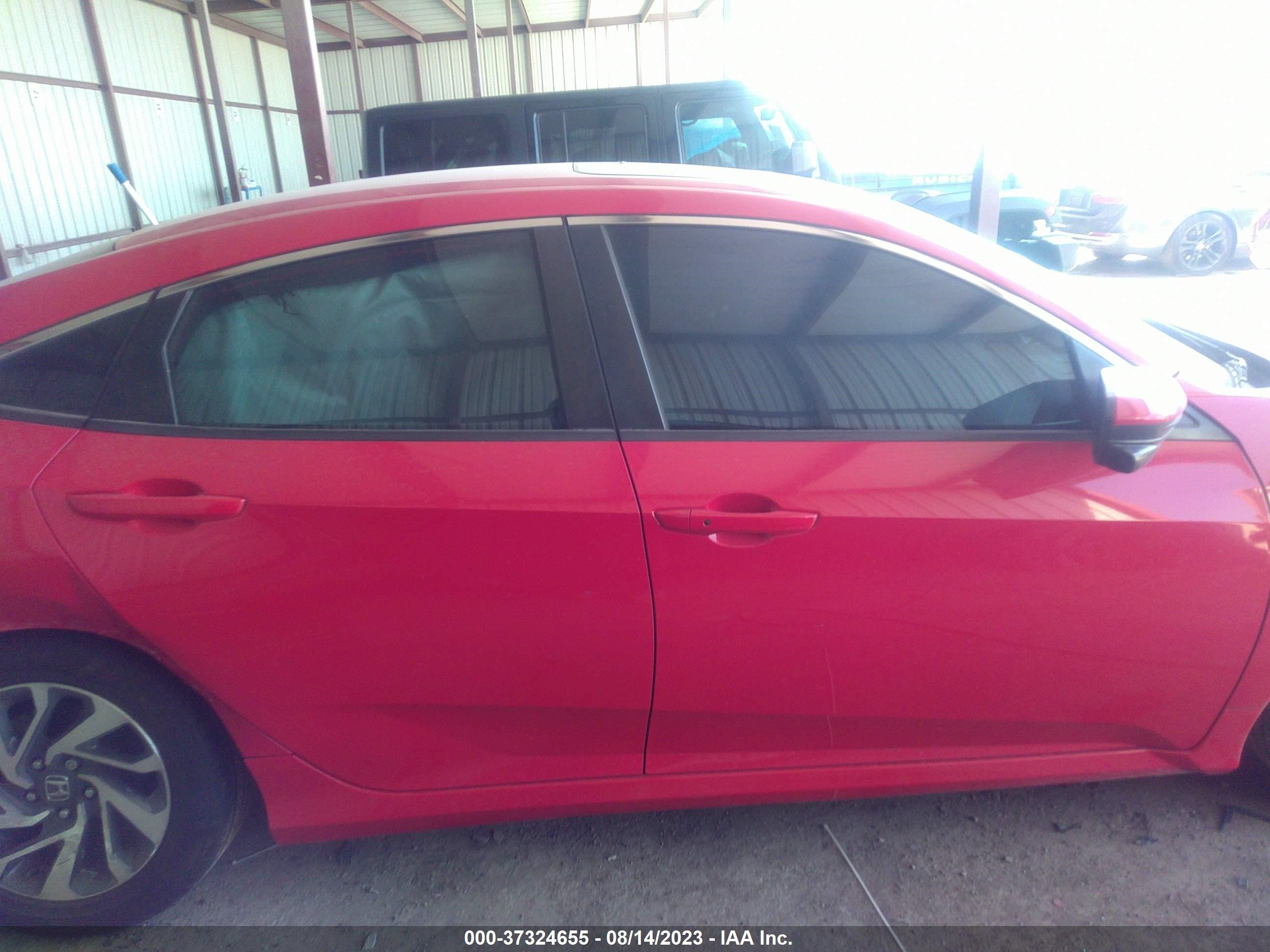 Photo 12 VIN: 2HGFC2F7XGH563405 - HONDA CIVIC 