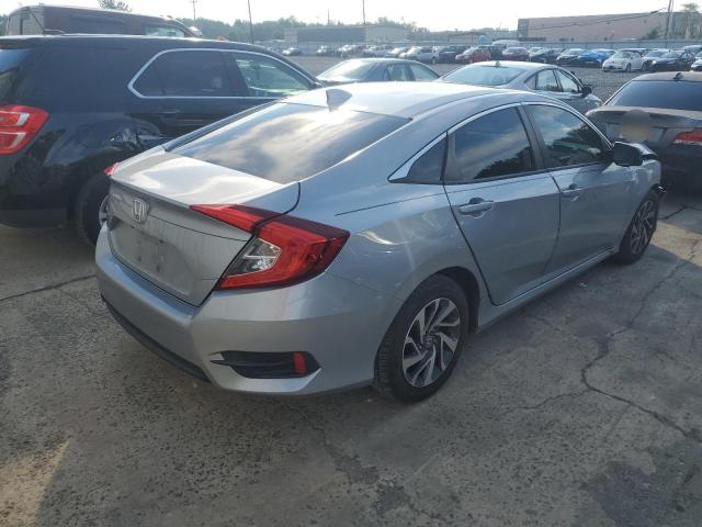 Photo 2 VIN: 2HGFC2F7XHH521379 - HONDA CIVIC 