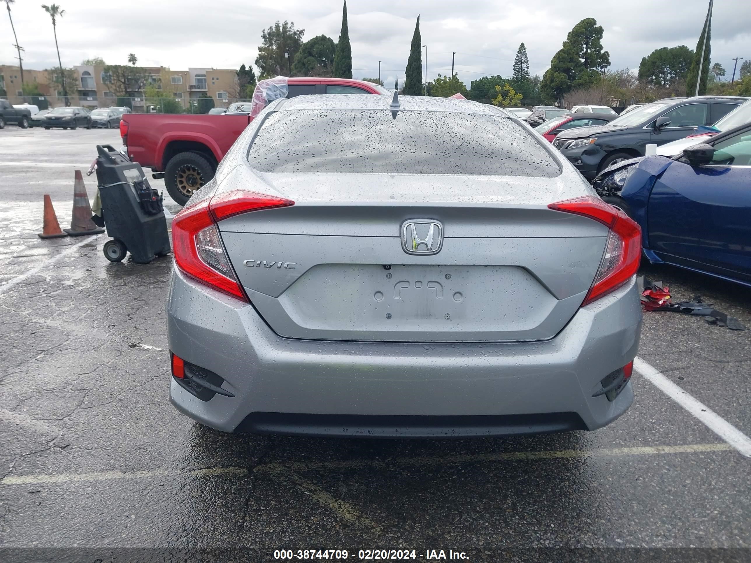 Photo 15 VIN: 2HGFC2F7XHH539767 - HONDA CIVIC 