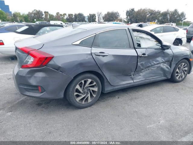 Photo 5 VIN: 2HGFC2F7XJH502272 - HONDA CIVIC 