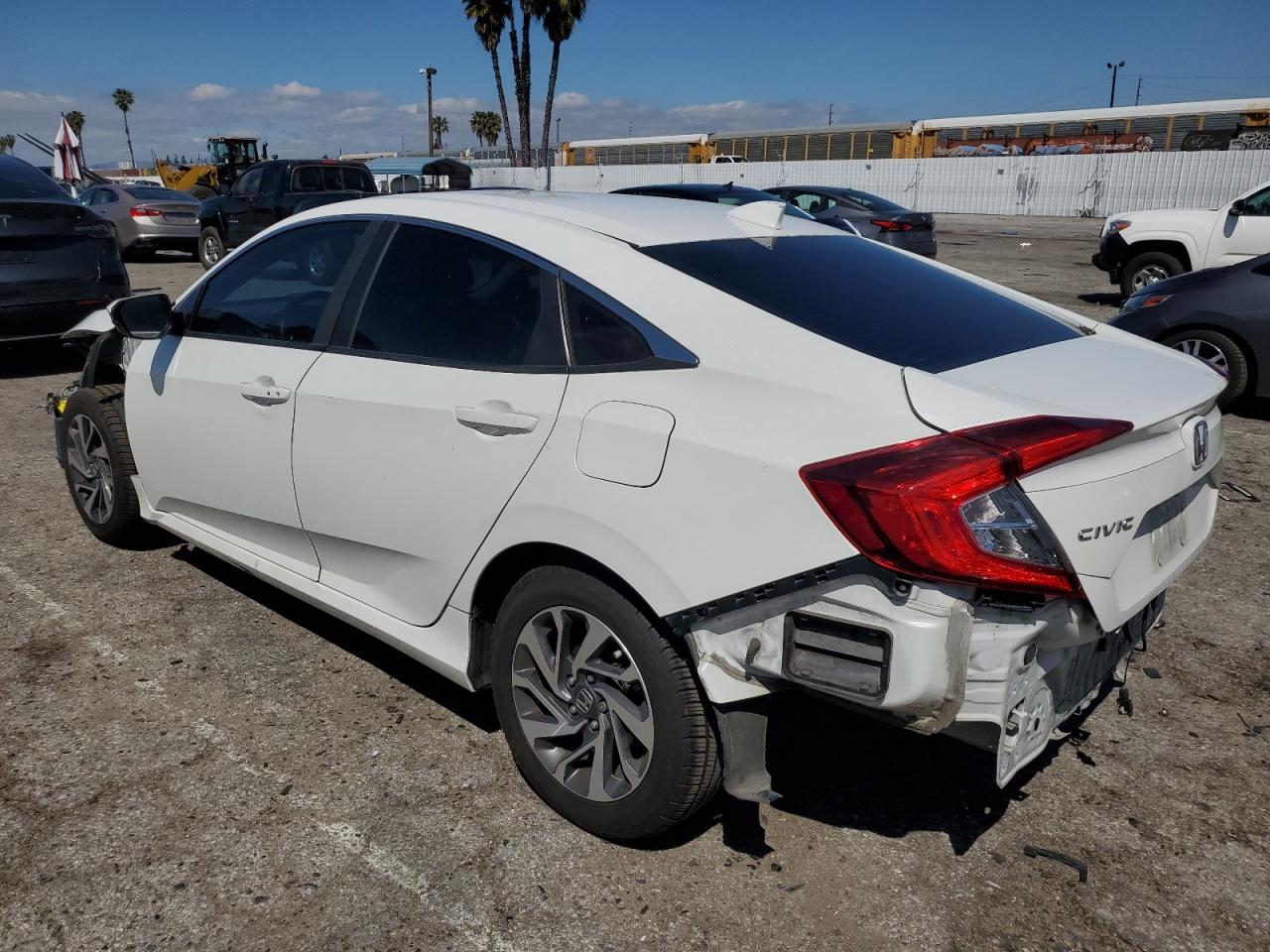 Photo 1 VIN: 2HGFC2F7XJH527088 - HONDA CIVIC 