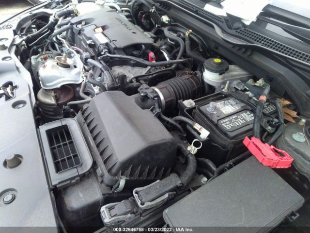 Photo 5 VIN: 2HGFC2F7XJH586979 - HONDA CIVIC SEDAN 