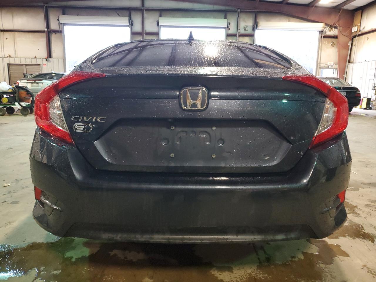 Photo 5 VIN: 2HGFC2F7XJH589431 - HONDA CIVIC 