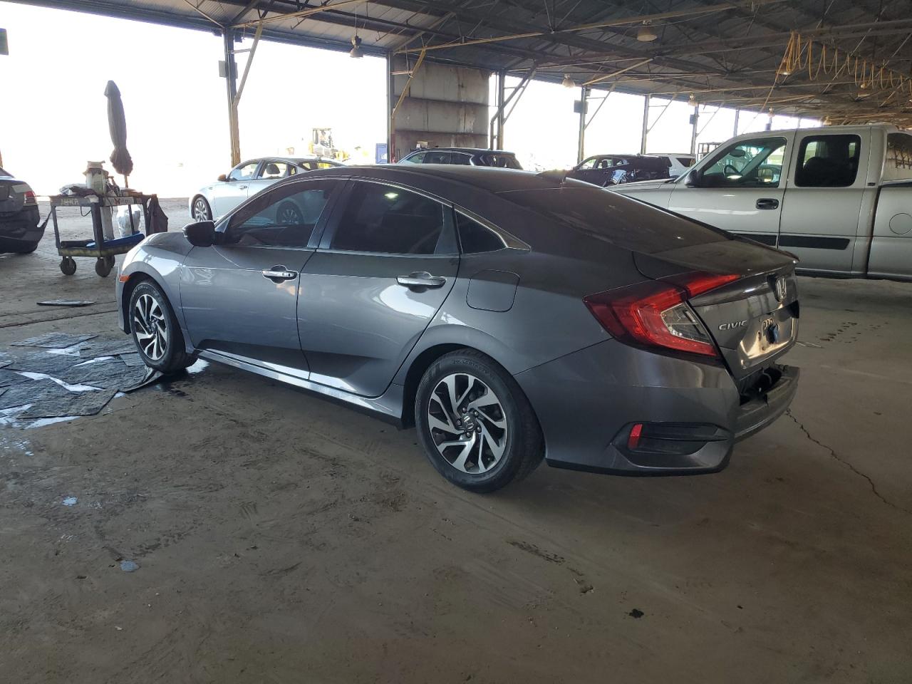 Photo 1 VIN: 2HGFC2F7XJH596301 - HONDA CIVIC 