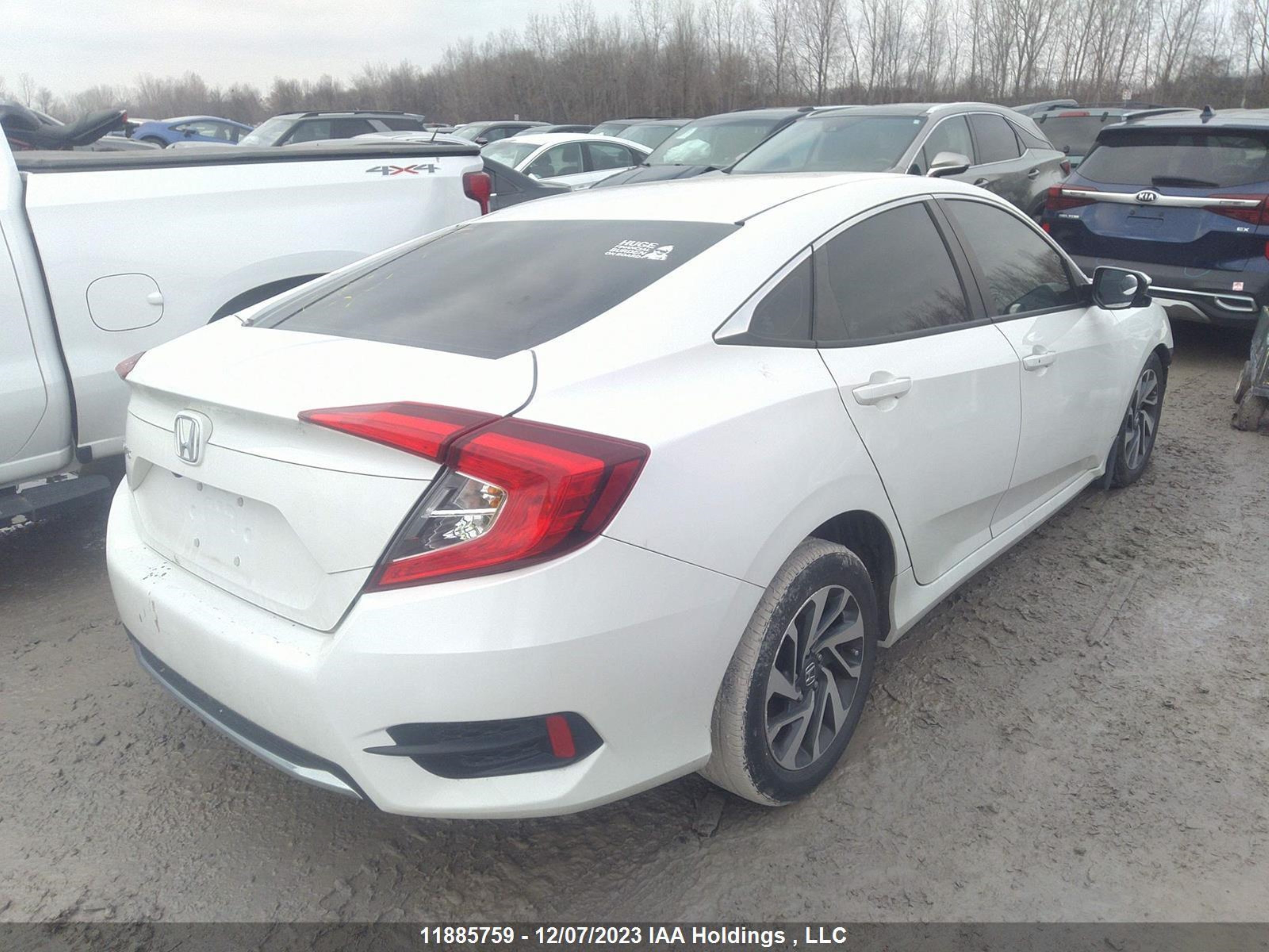 Photo 3 VIN: 2HGFC2F7XKH026624 - HONDA CIVIC 