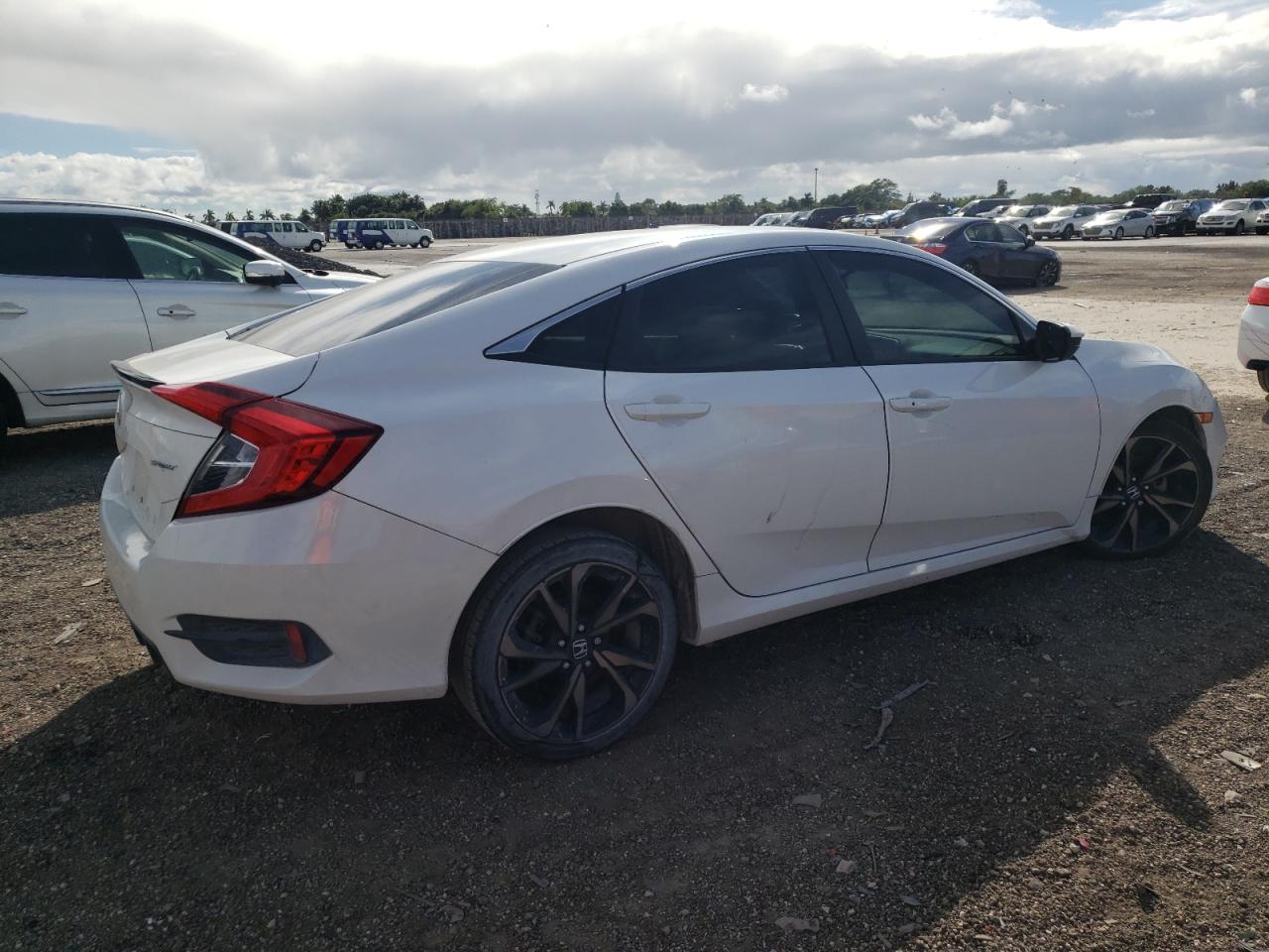 Photo 2 VIN: 2HGFC2F80MH522138 - HONDA CIVIC 