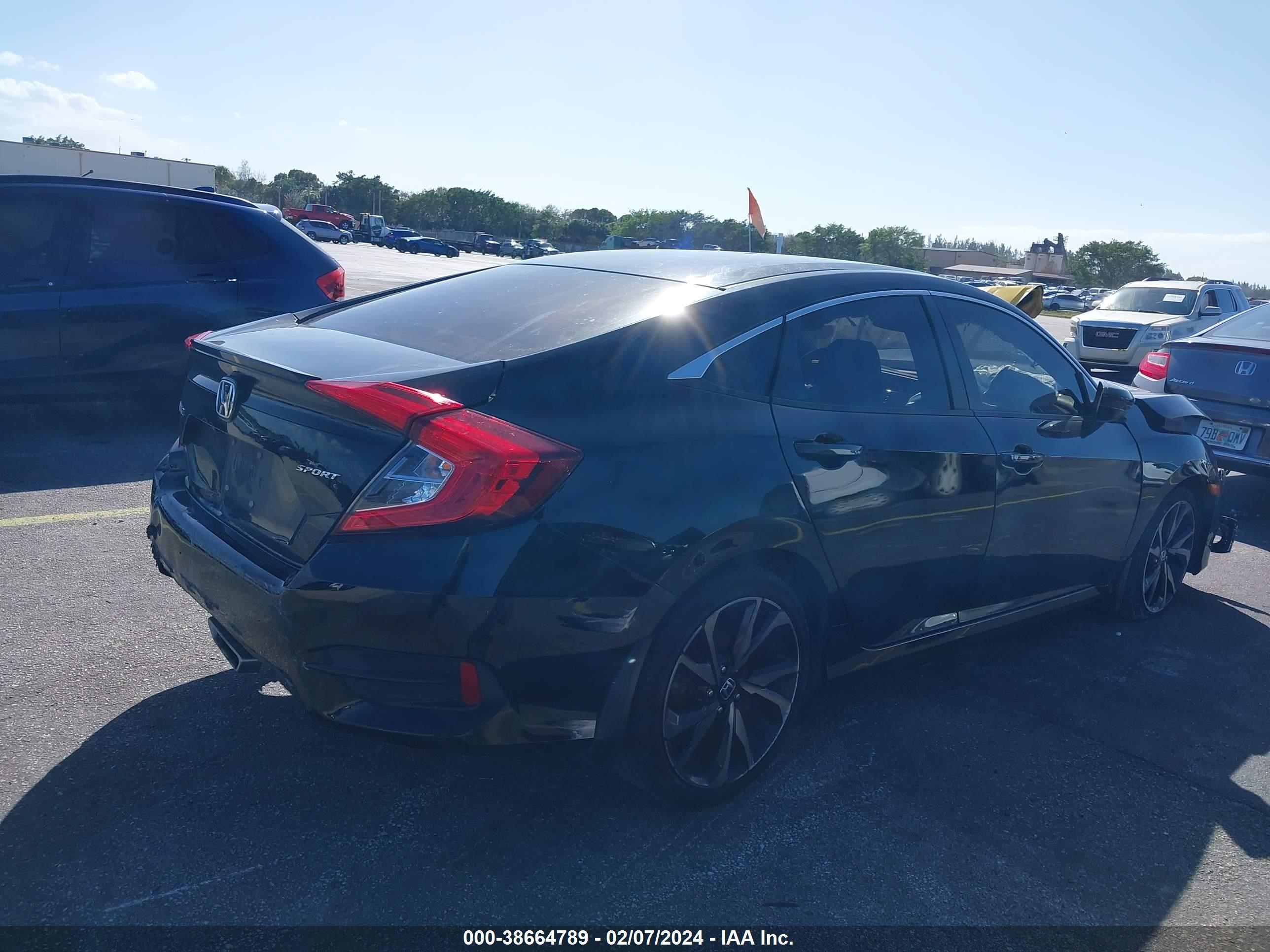 Photo 3 VIN: 2HGFC2F83KH594206 - HONDA CIVIC 