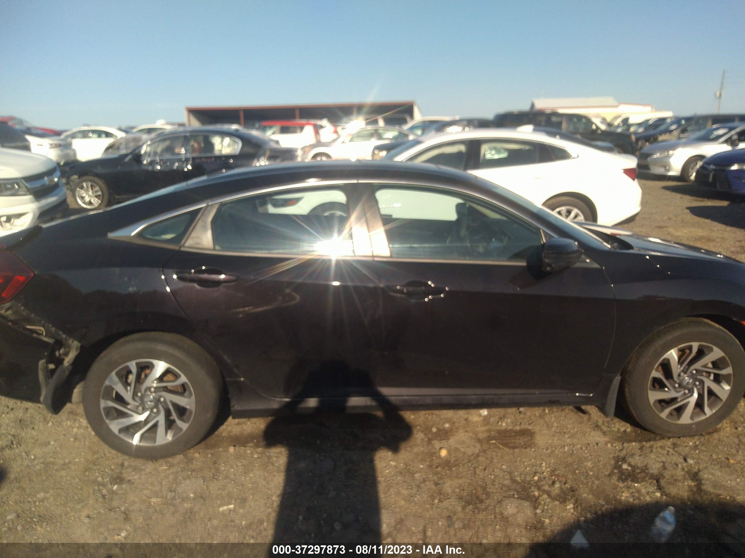 Photo 12 VIN: 2HGFC2F84JH592723 - HONDA CIVIC 