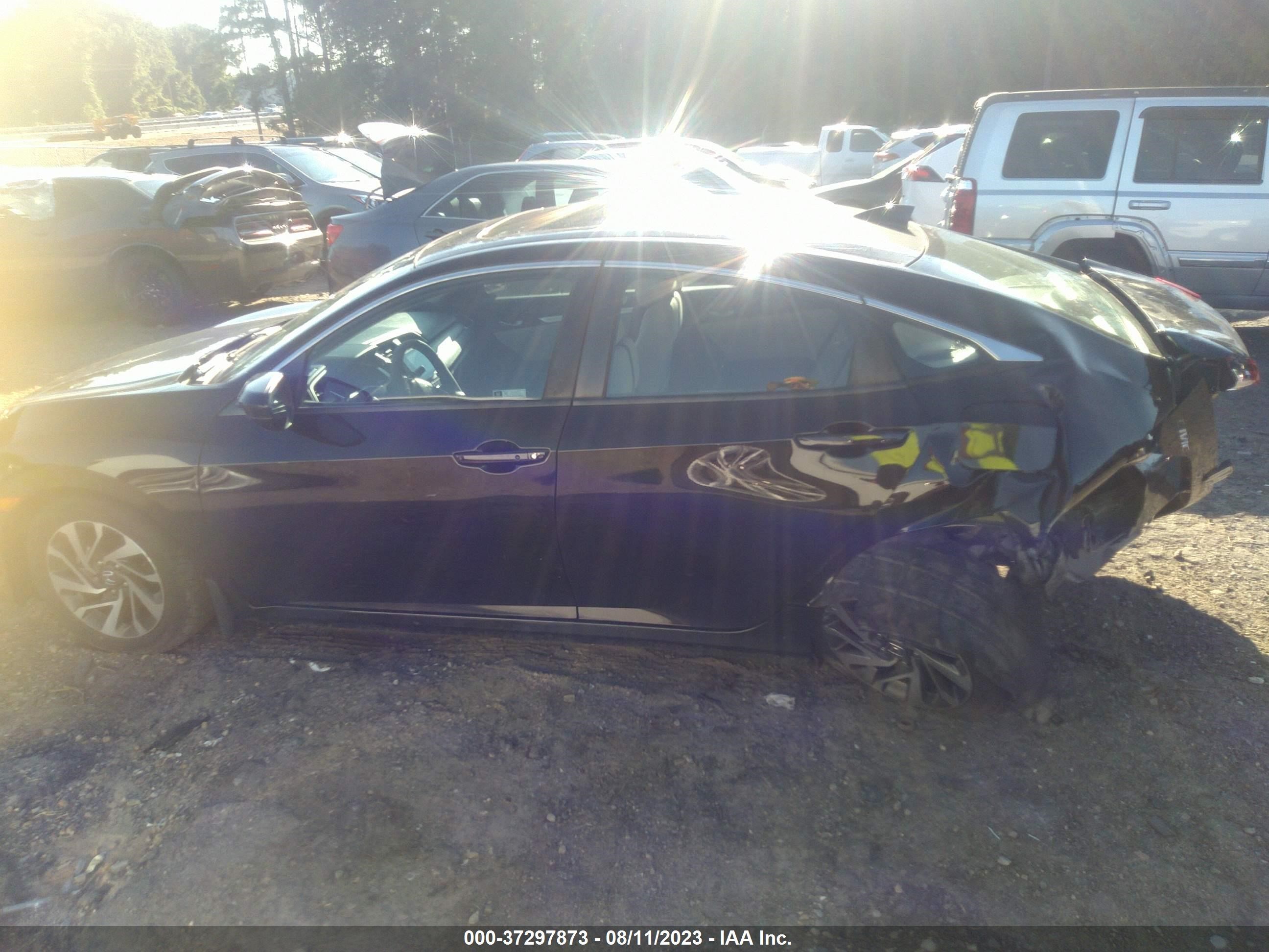 Photo 13 VIN: 2HGFC2F84JH592723 - HONDA CIVIC 