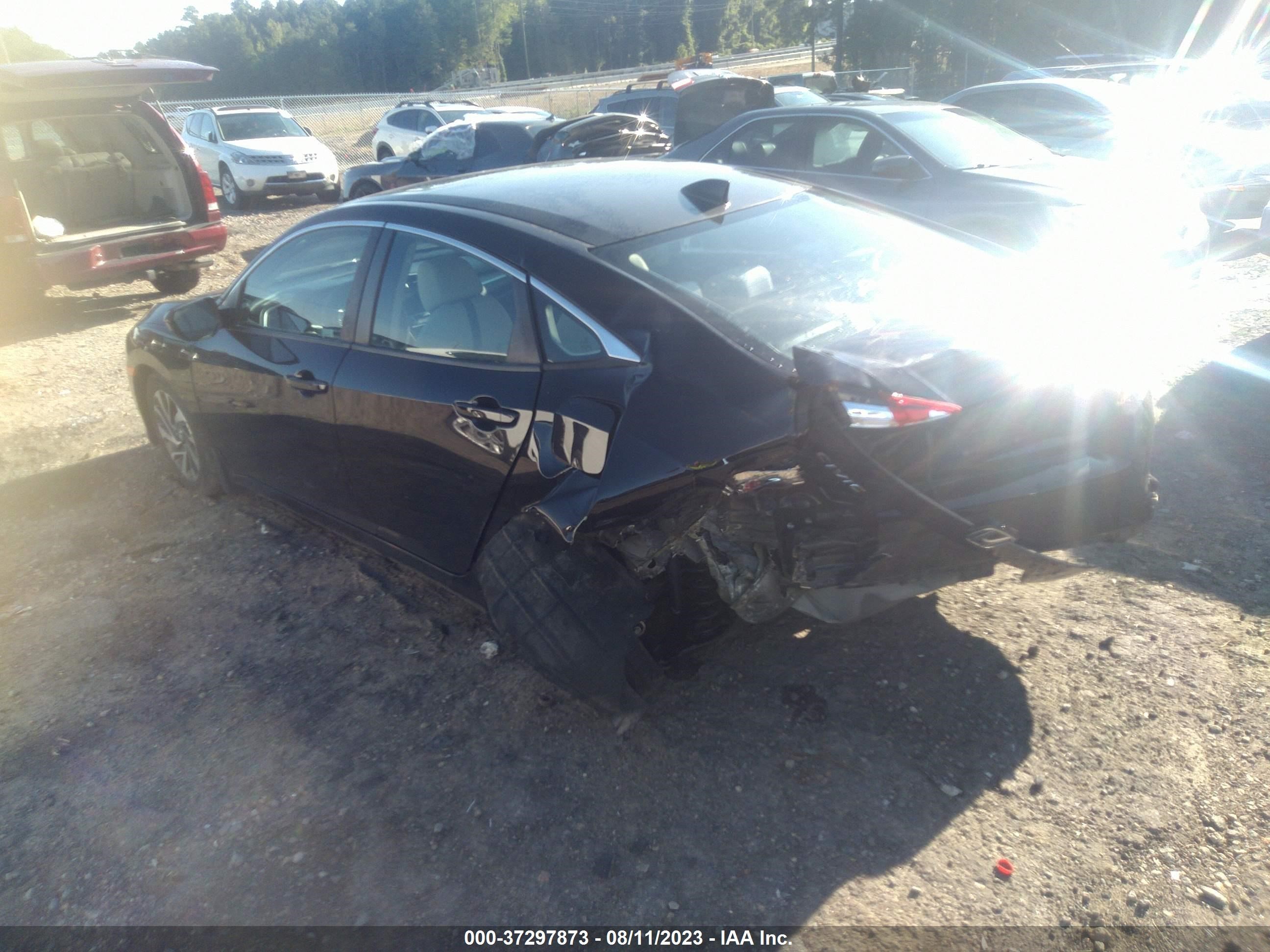 Photo 2 VIN: 2HGFC2F84JH592723 - HONDA CIVIC 