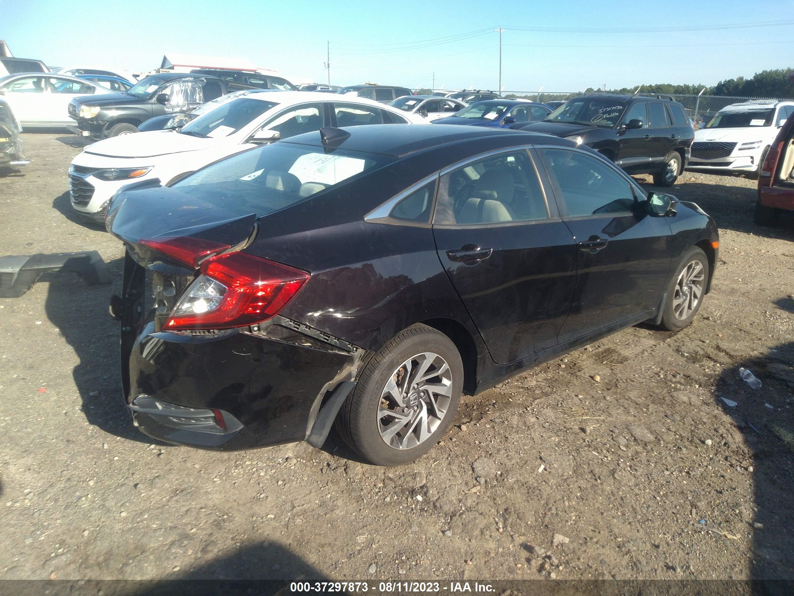 Photo 3 VIN: 2HGFC2F84JH592723 - HONDA CIVIC 