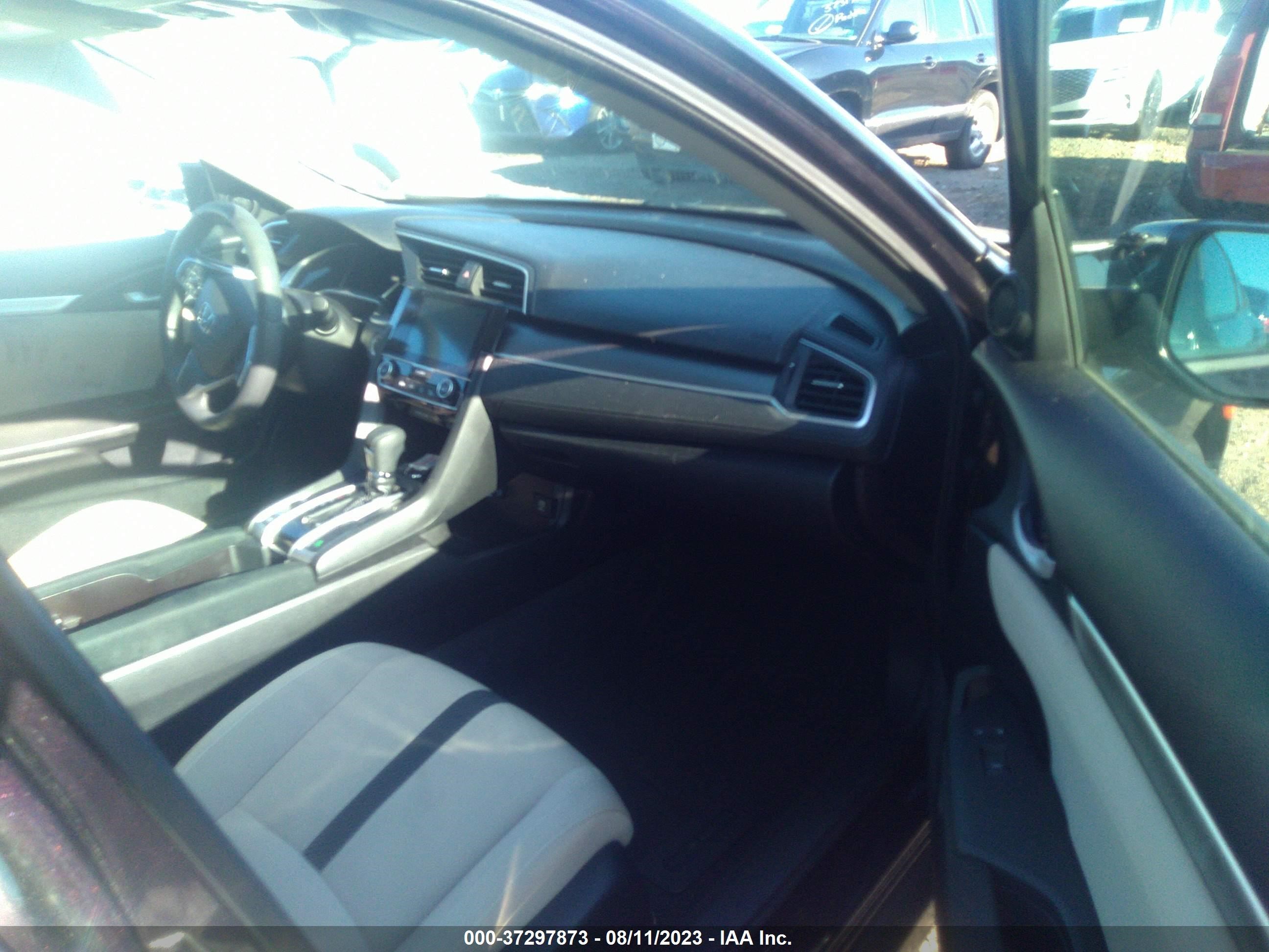 Photo 4 VIN: 2HGFC2F84JH592723 - HONDA CIVIC 