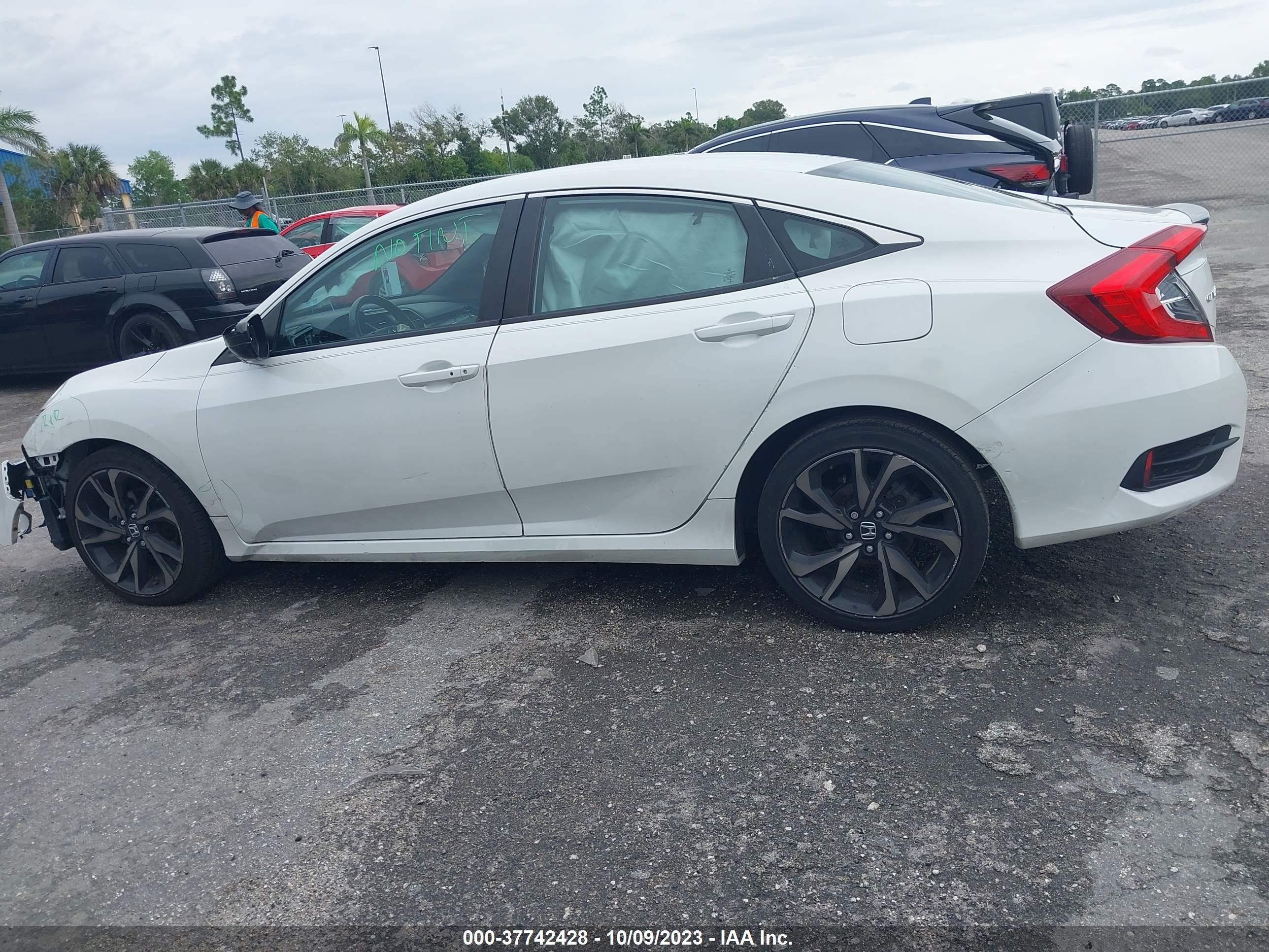 Photo 13 VIN: 2HGFC2F84LH539605 - HONDA CIVIC 