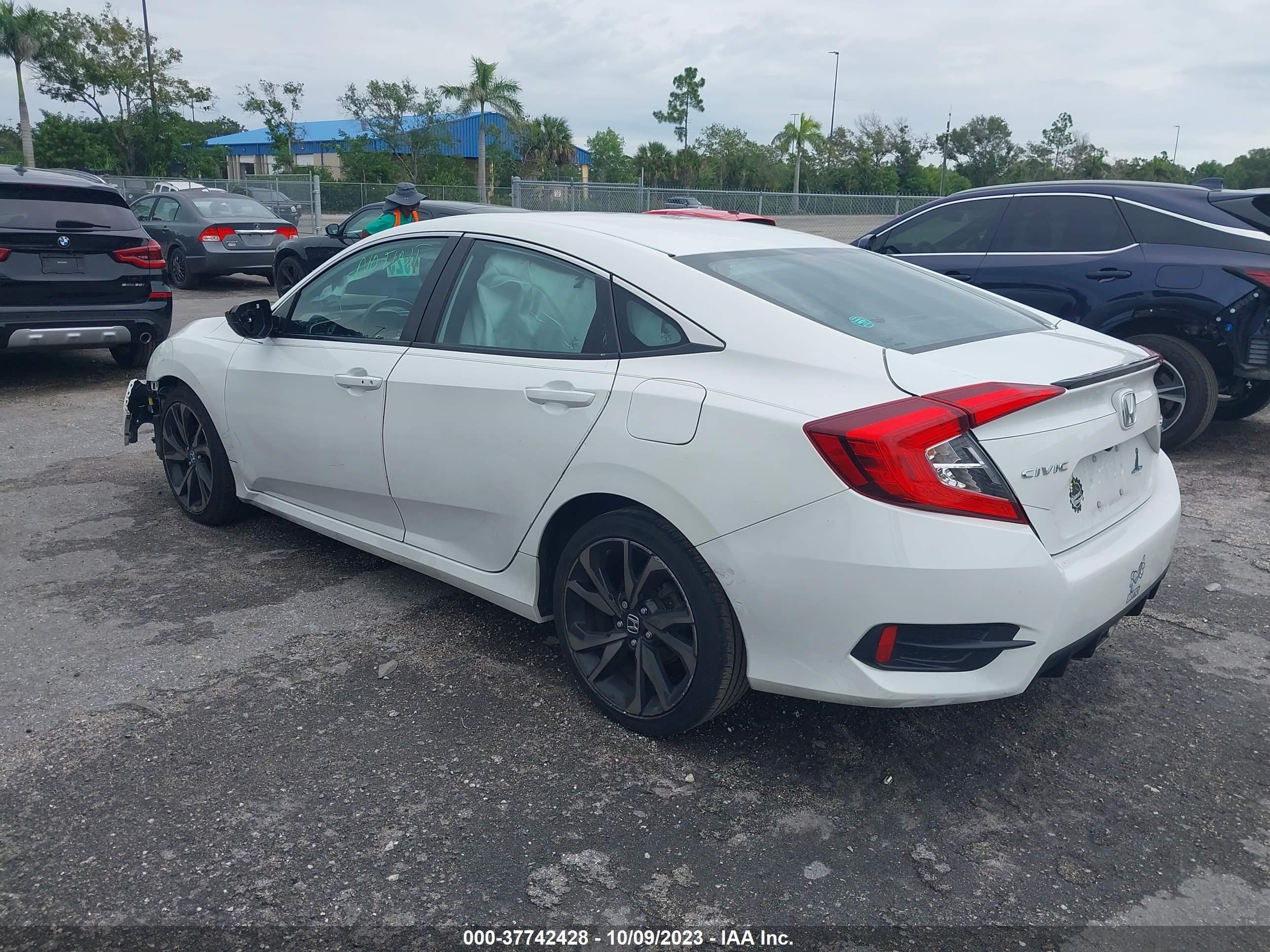 Photo 2 VIN: 2HGFC2F84LH539605 - HONDA CIVIC 