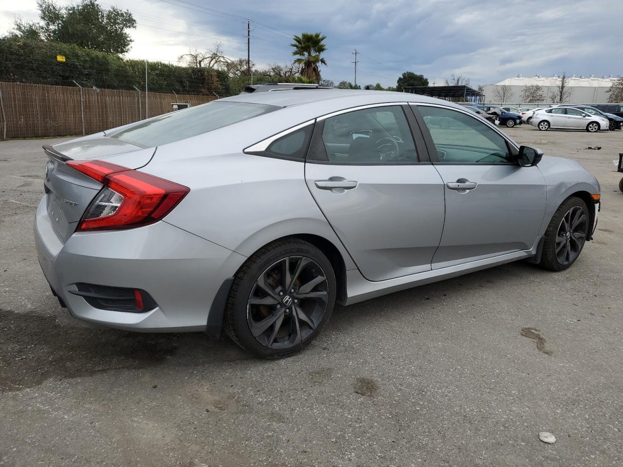 Photo 2 VIN: 2HGFC2F85KH520074 - HONDA CIVIC 