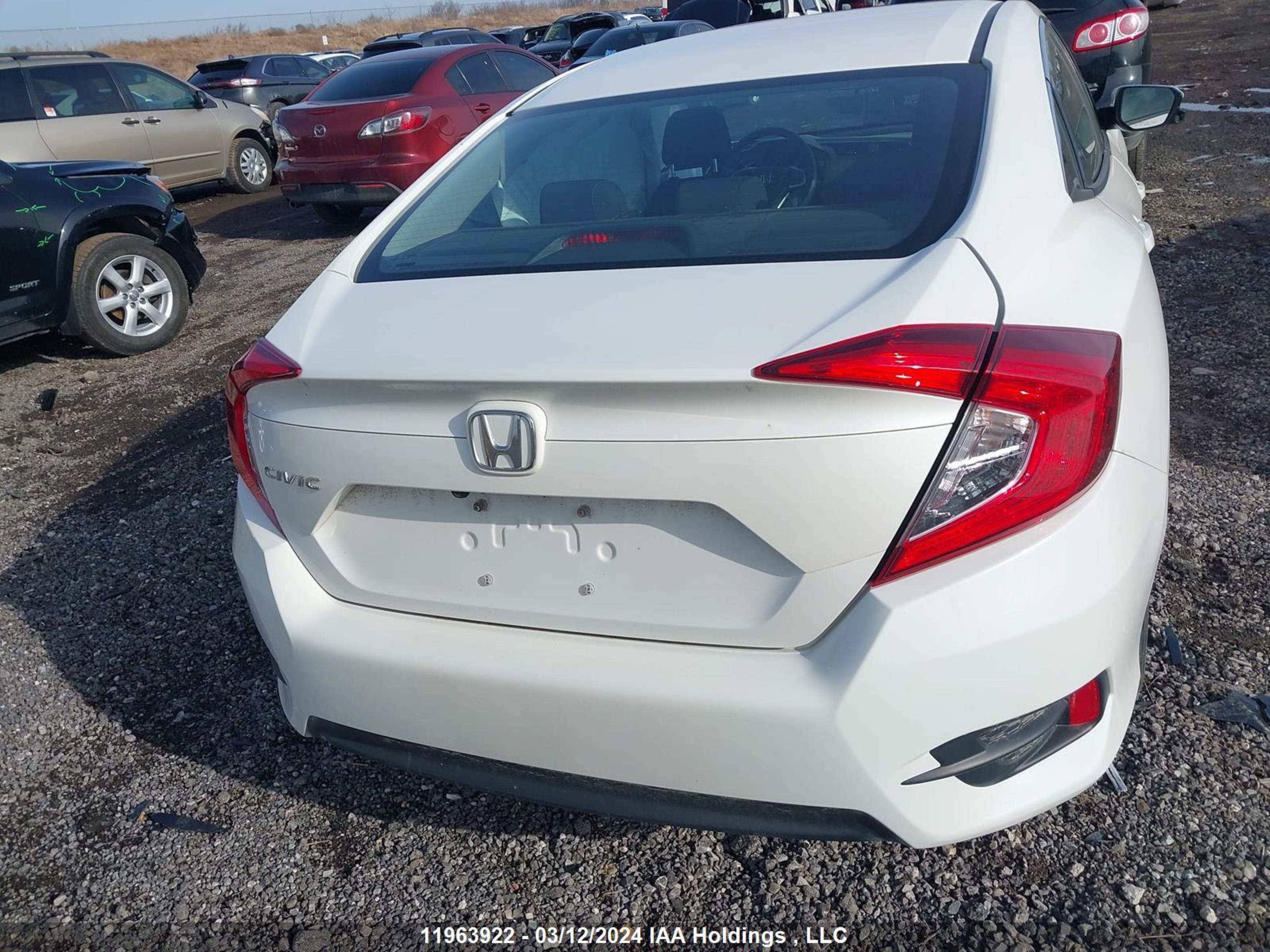 Photo 15 VIN: 2HGFC2F86JH023789 - HONDA CIVIC 