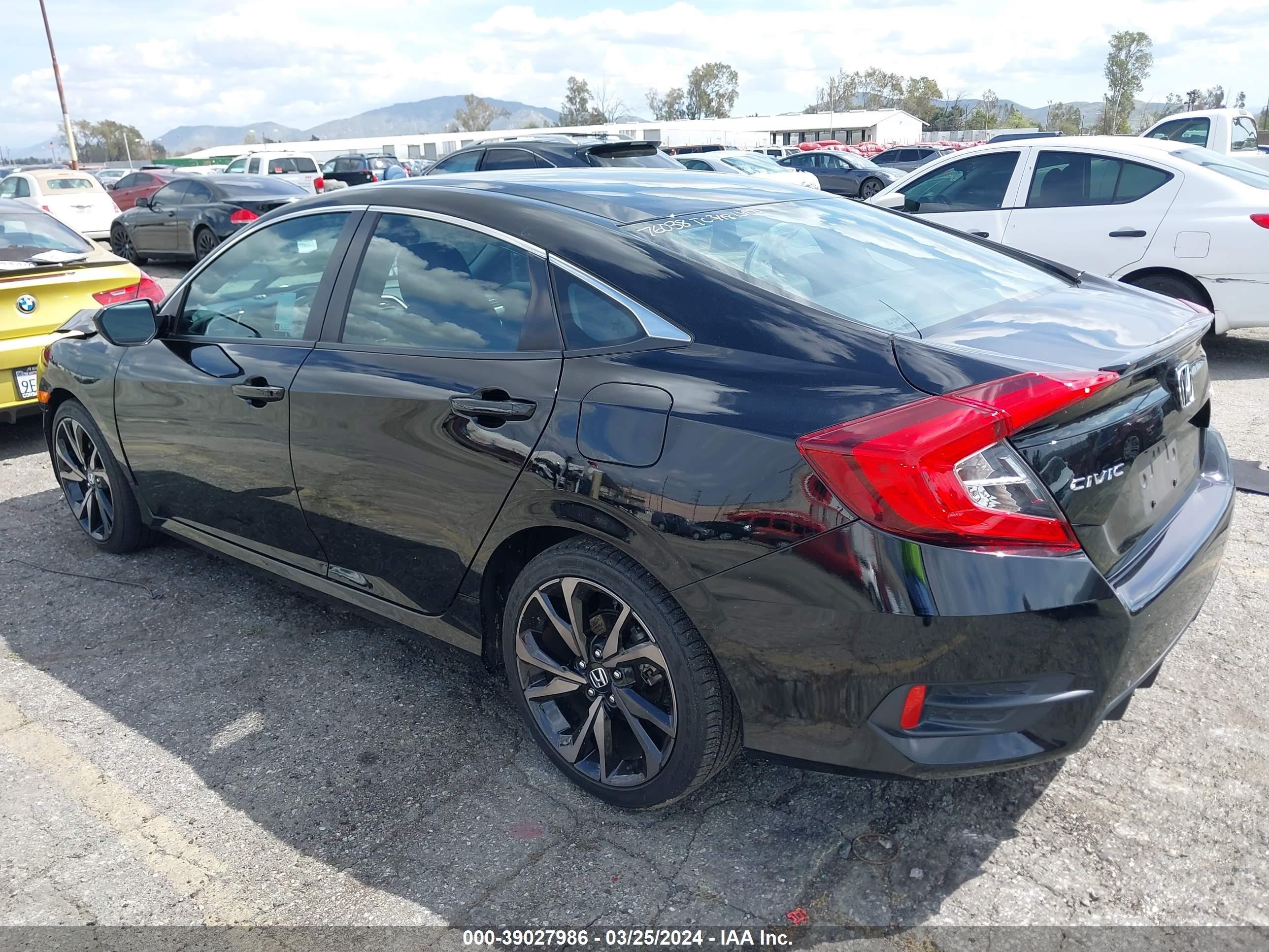 Photo 2 VIN: 2HGFC2F86MH515081 - HONDA CIVIC 