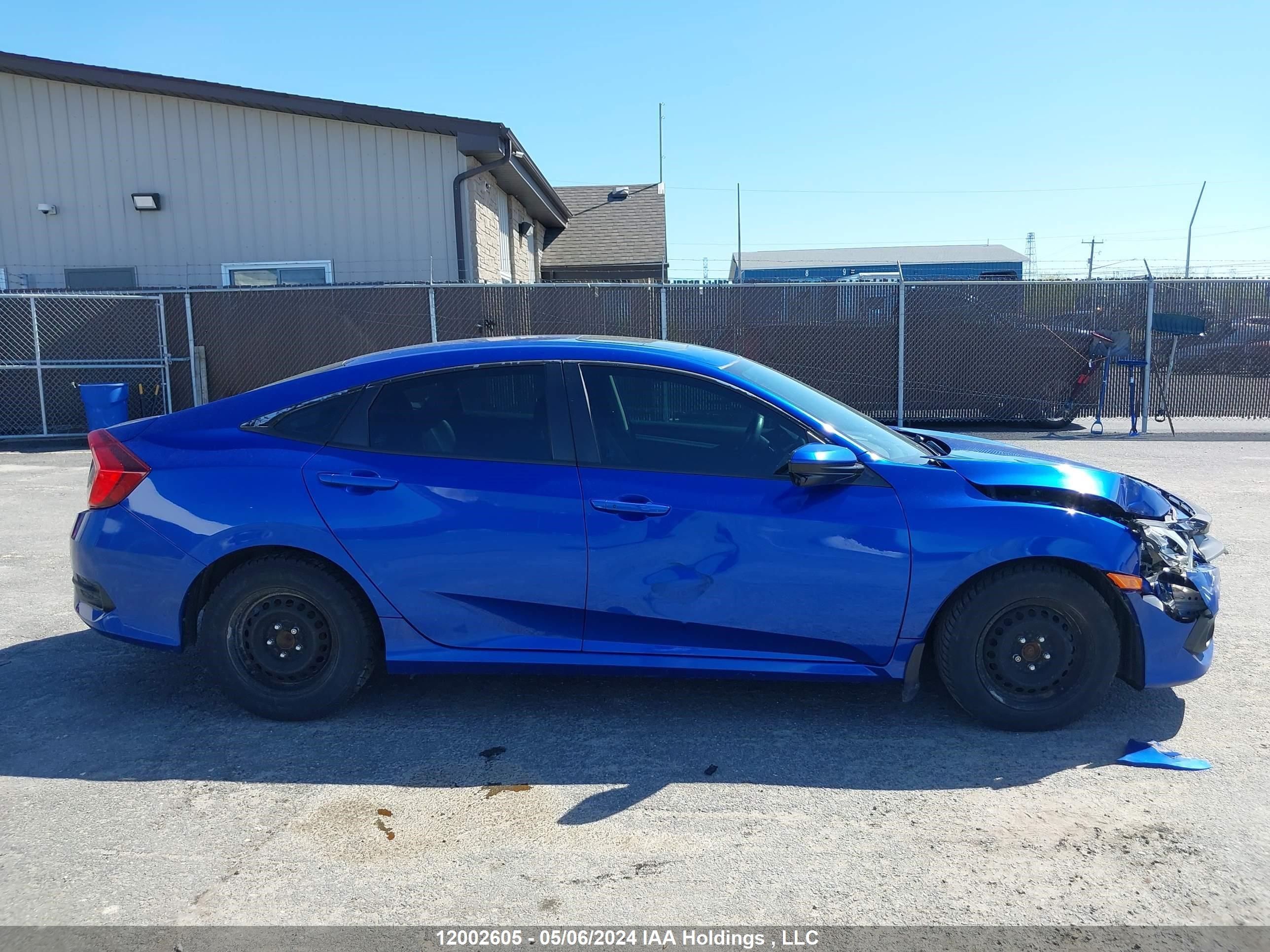 Photo 13 VIN: 2HGFC2F88JH006220 - HONDA CIVIC 