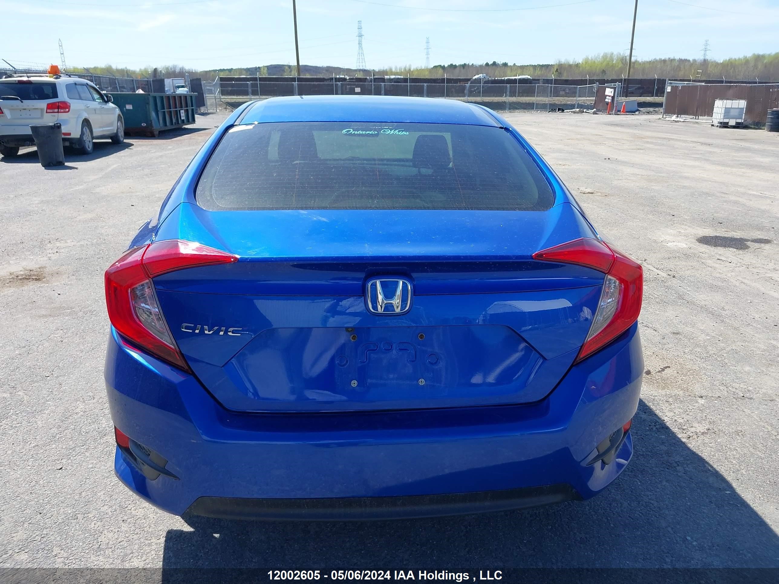 Photo 16 VIN: 2HGFC2F88JH006220 - HONDA CIVIC 