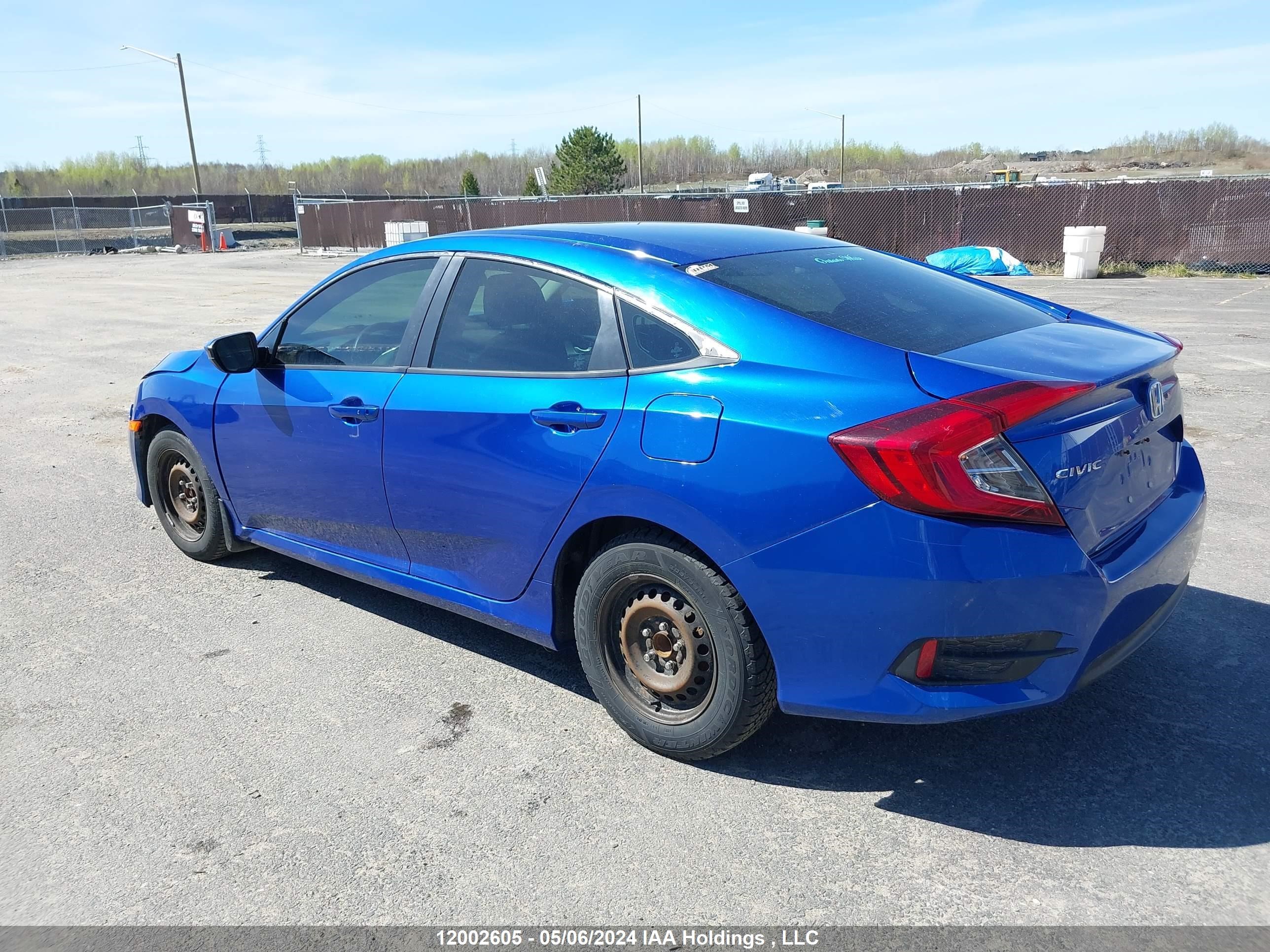 Photo 2 VIN: 2HGFC2F88JH006220 - HONDA CIVIC 