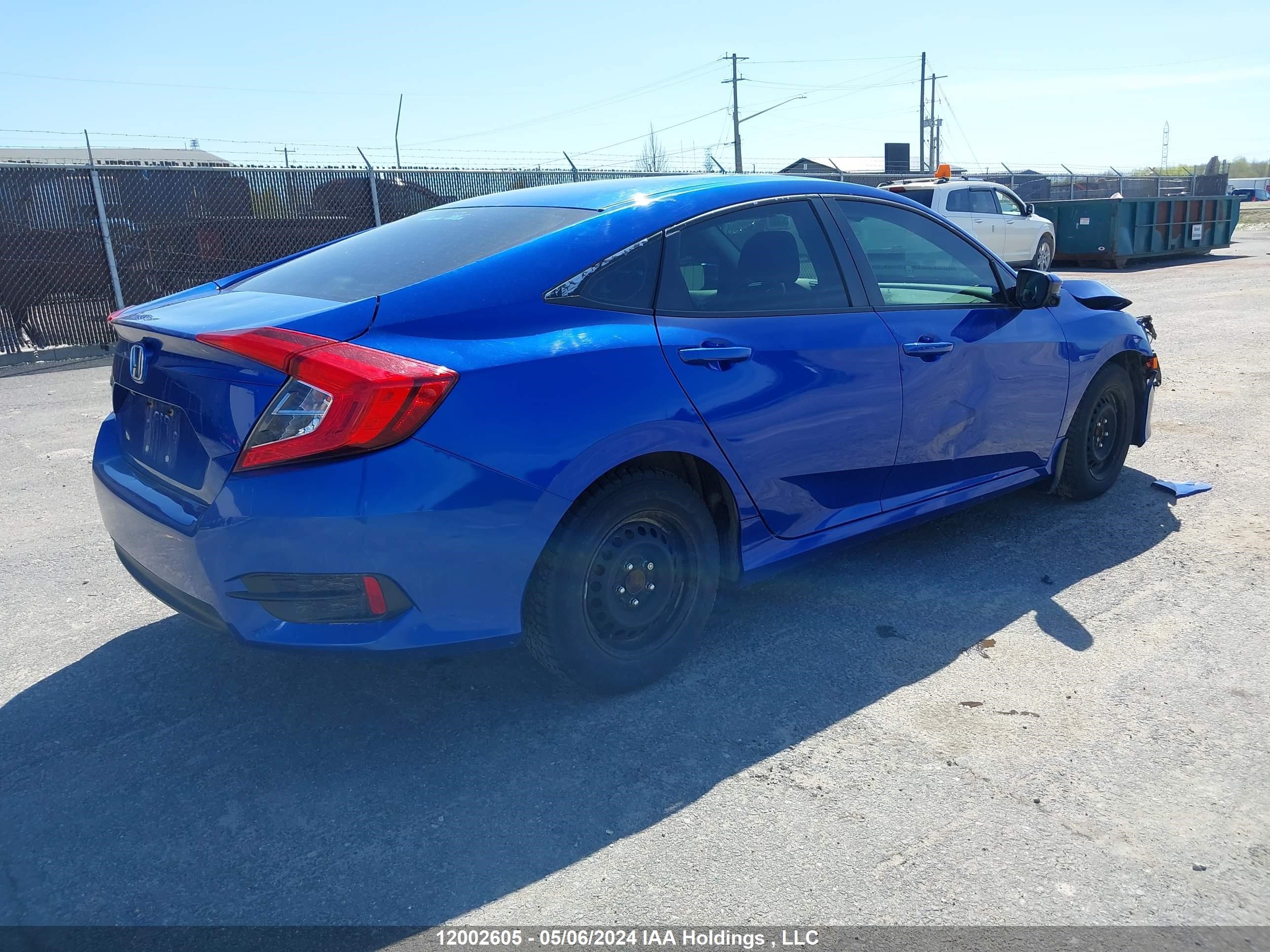 Photo 3 VIN: 2HGFC2F88JH006220 - HONDA CIVIC 