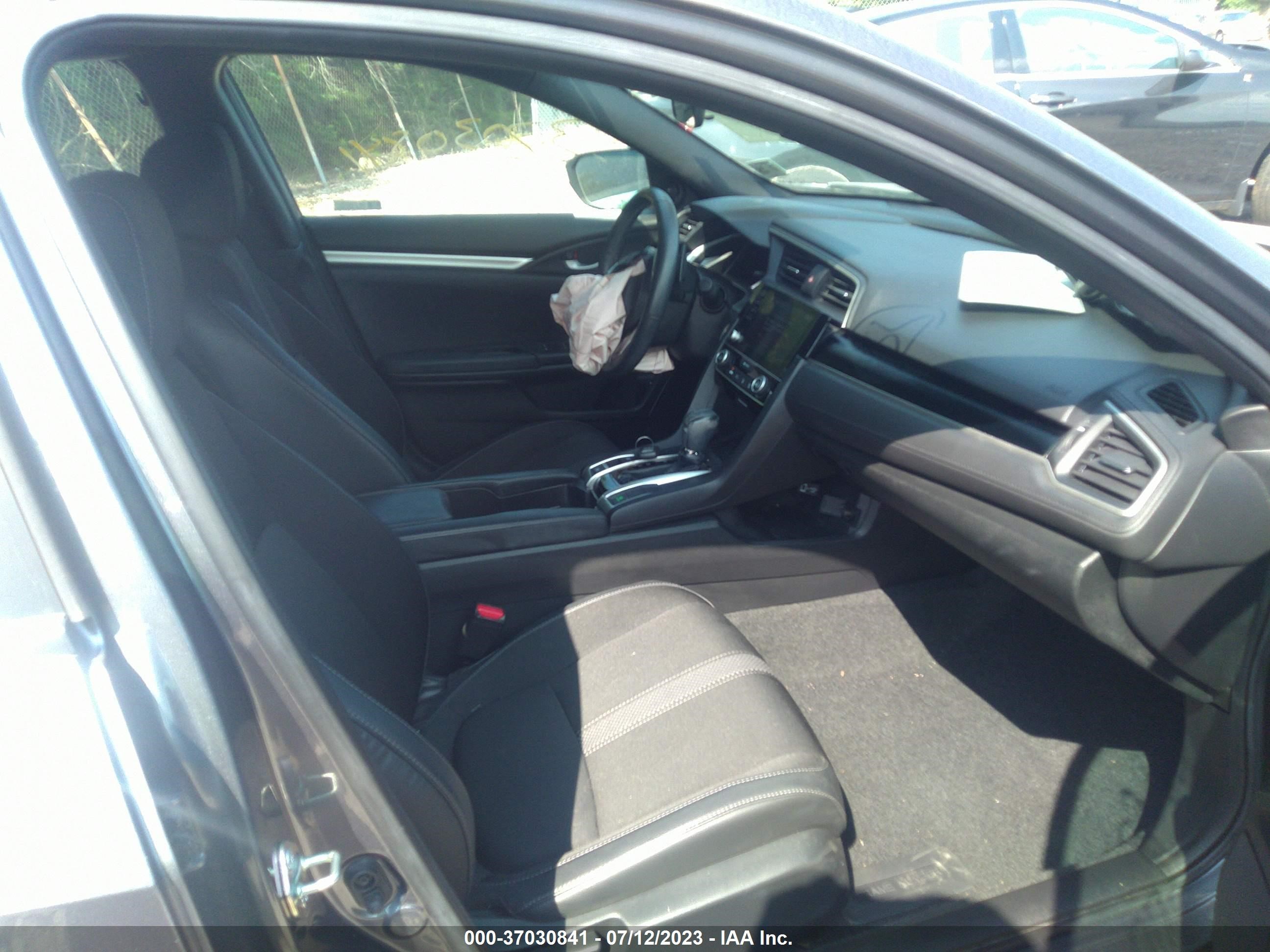 Photo 4 VIN: 2HGFC2F8XLH553394 - HONDA CIVIC 