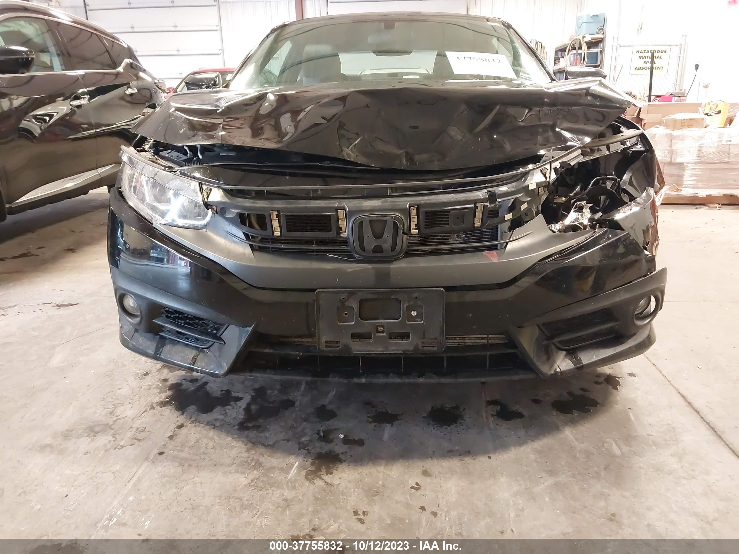 Photo 5 VIN: 2HGFC3A30JH355745 - HONDA CIVIC 