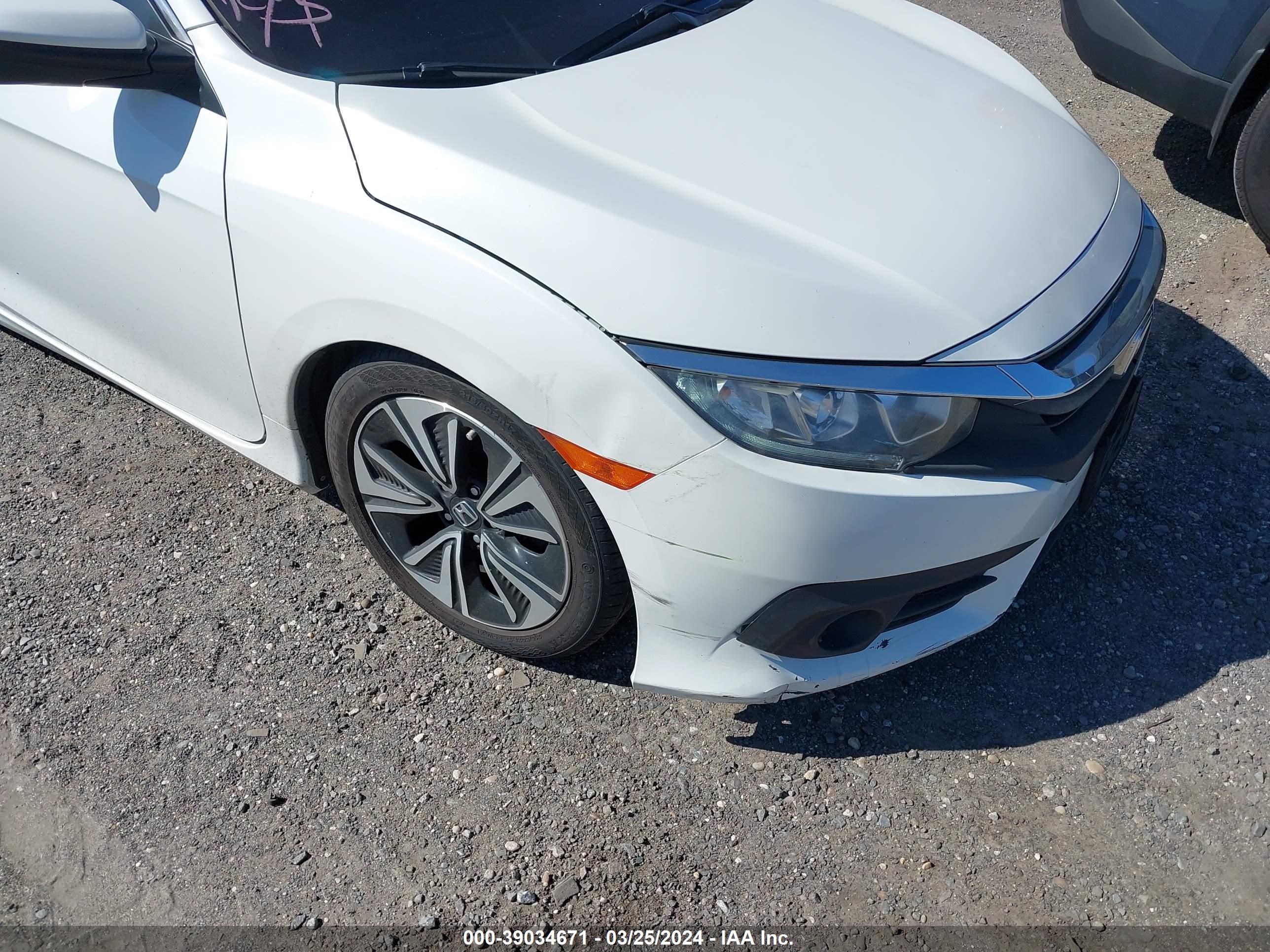 Photo 5 VIN: 2HGFC3B30HH357276 - HONDA CIVIC 