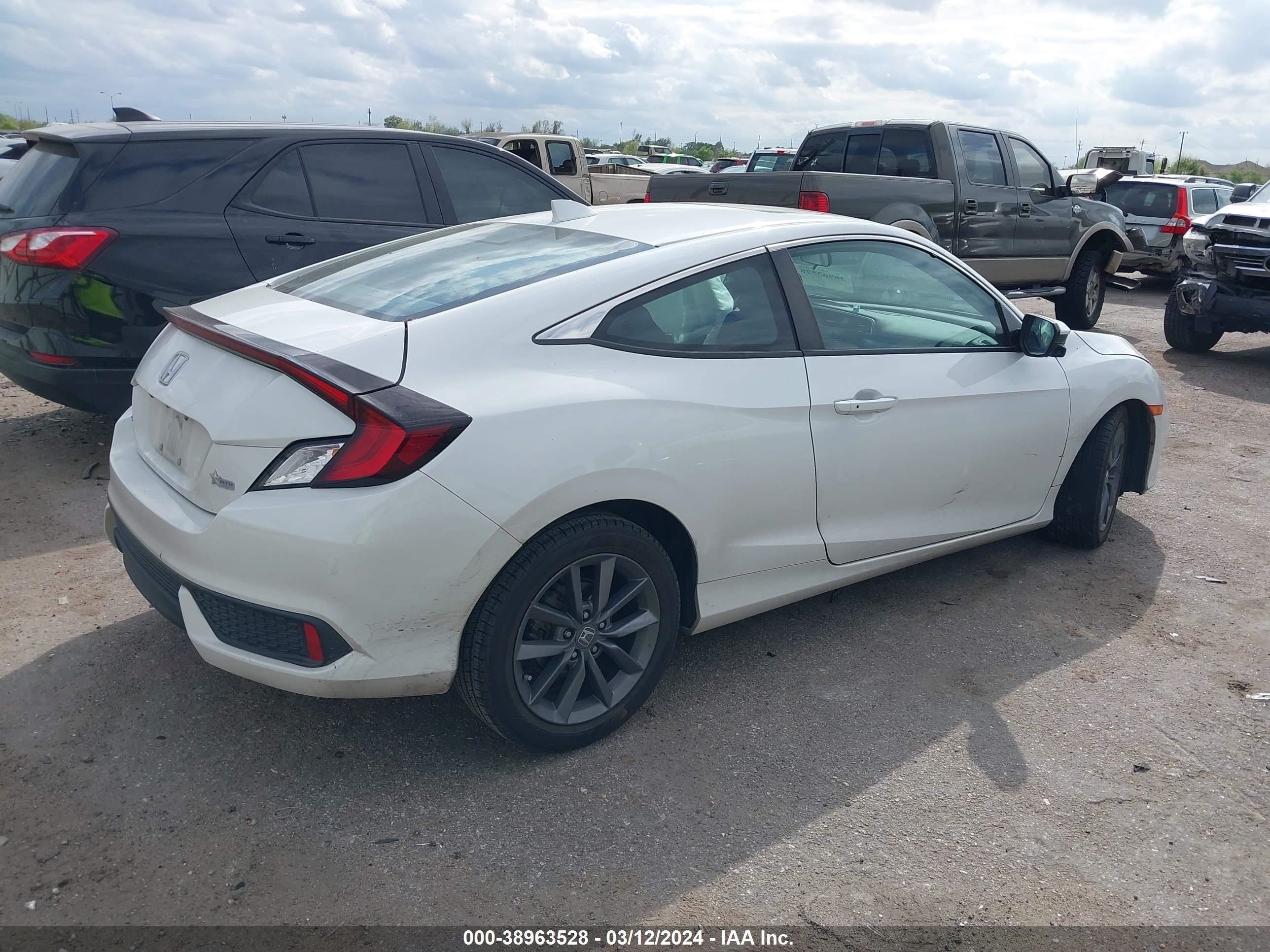 Photo 3 VIN: 2HGFC3B32KH353379 - HONDA CIVIC 