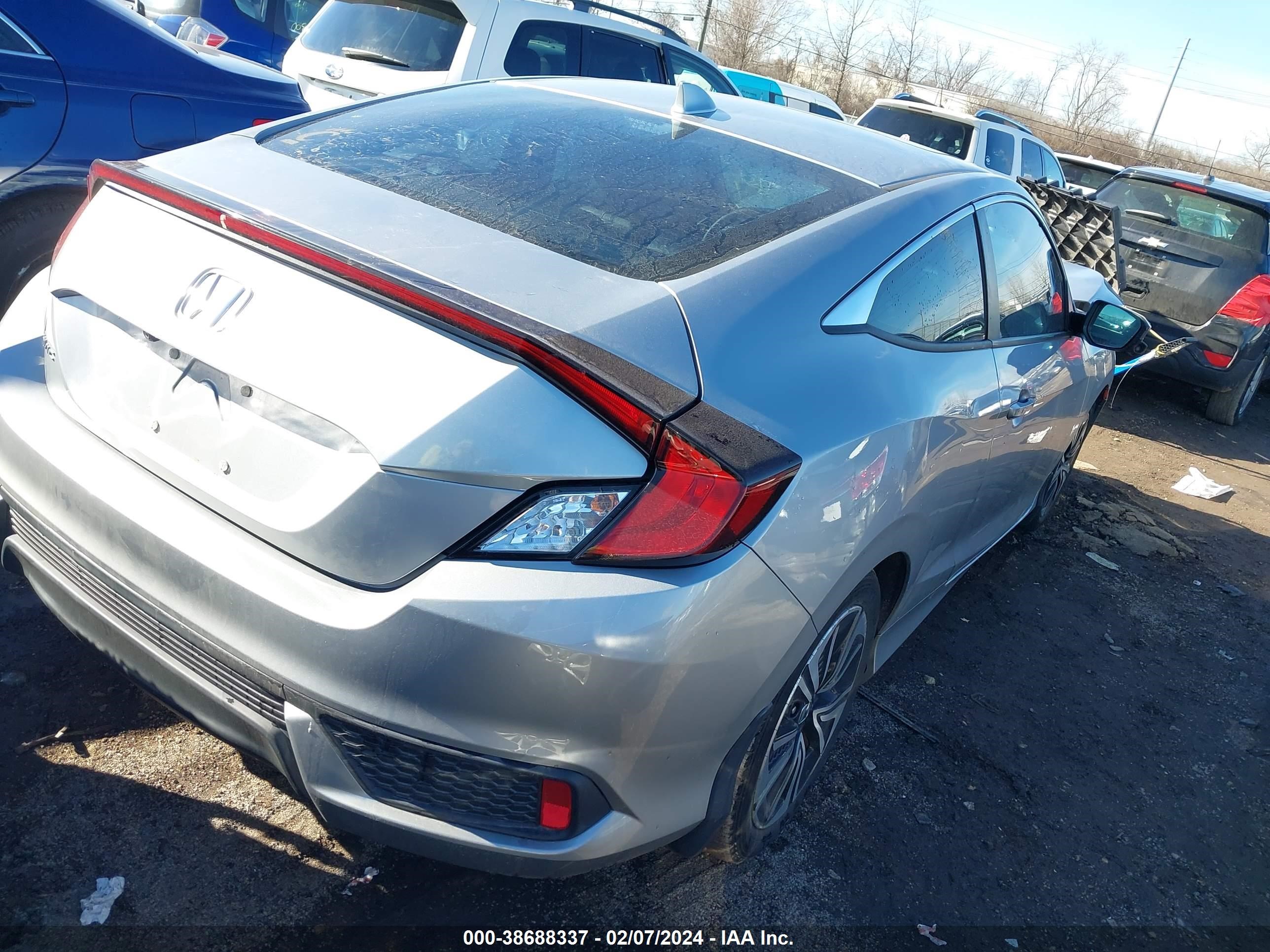 Photo 3 VIN: 2HGFC3B38GH352017 - HONDA CIVIC 