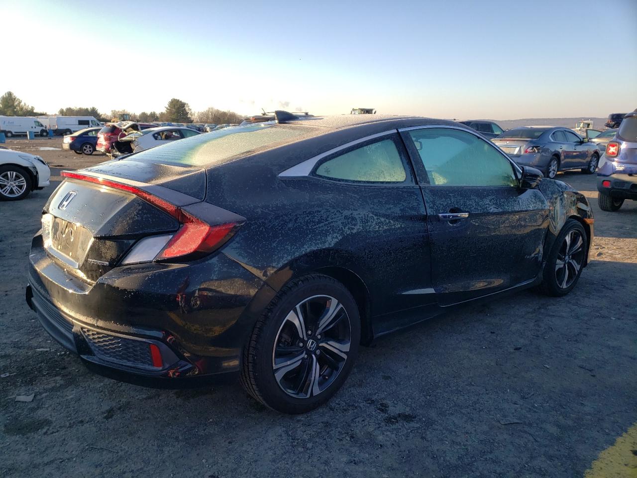 Photo 2 VIN: 2HGFC3B9XHH357578 - HONDA CIVIC 