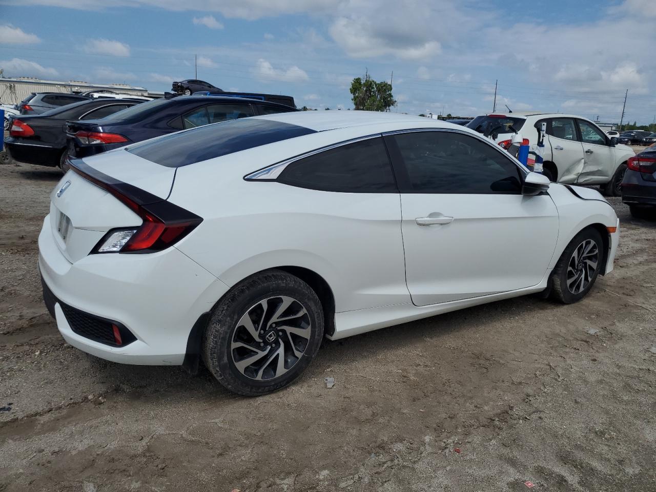 Photo 2 VIN: 2HGFC4A50GH307033 - HONDA CIVIC 