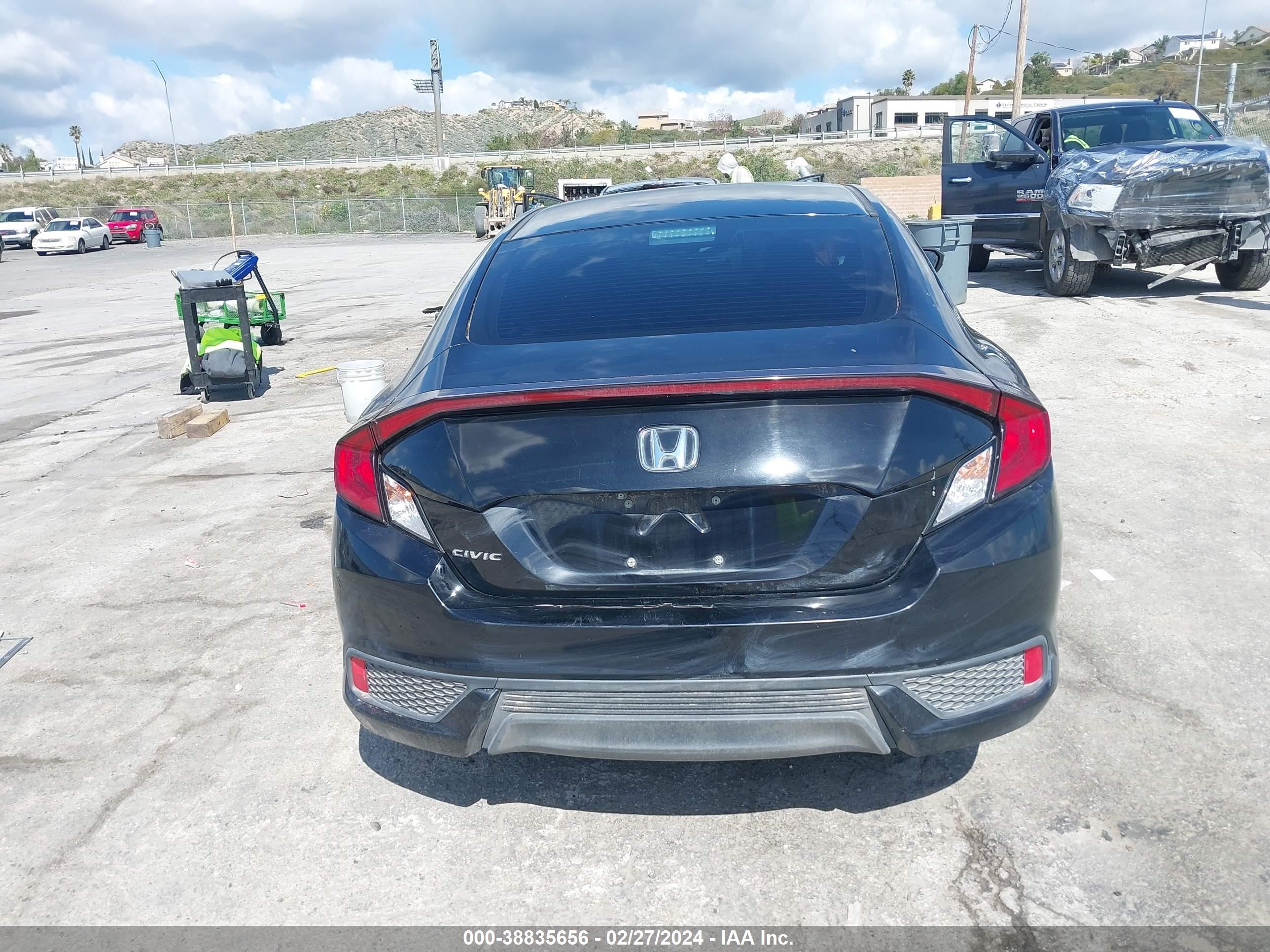 Photo 15 VIN: 2HGFC4A50JH302874 - HONDA CIVIC 