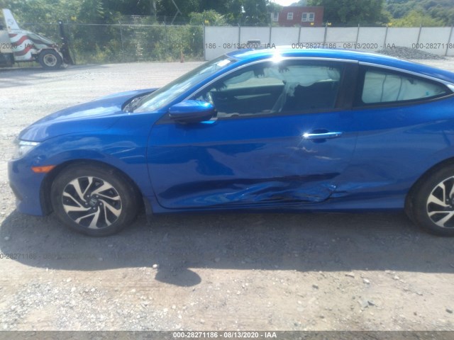 Photo 5 VIN: 2HGFC4B00JH301663 - HONDA CIVIC COUPE 