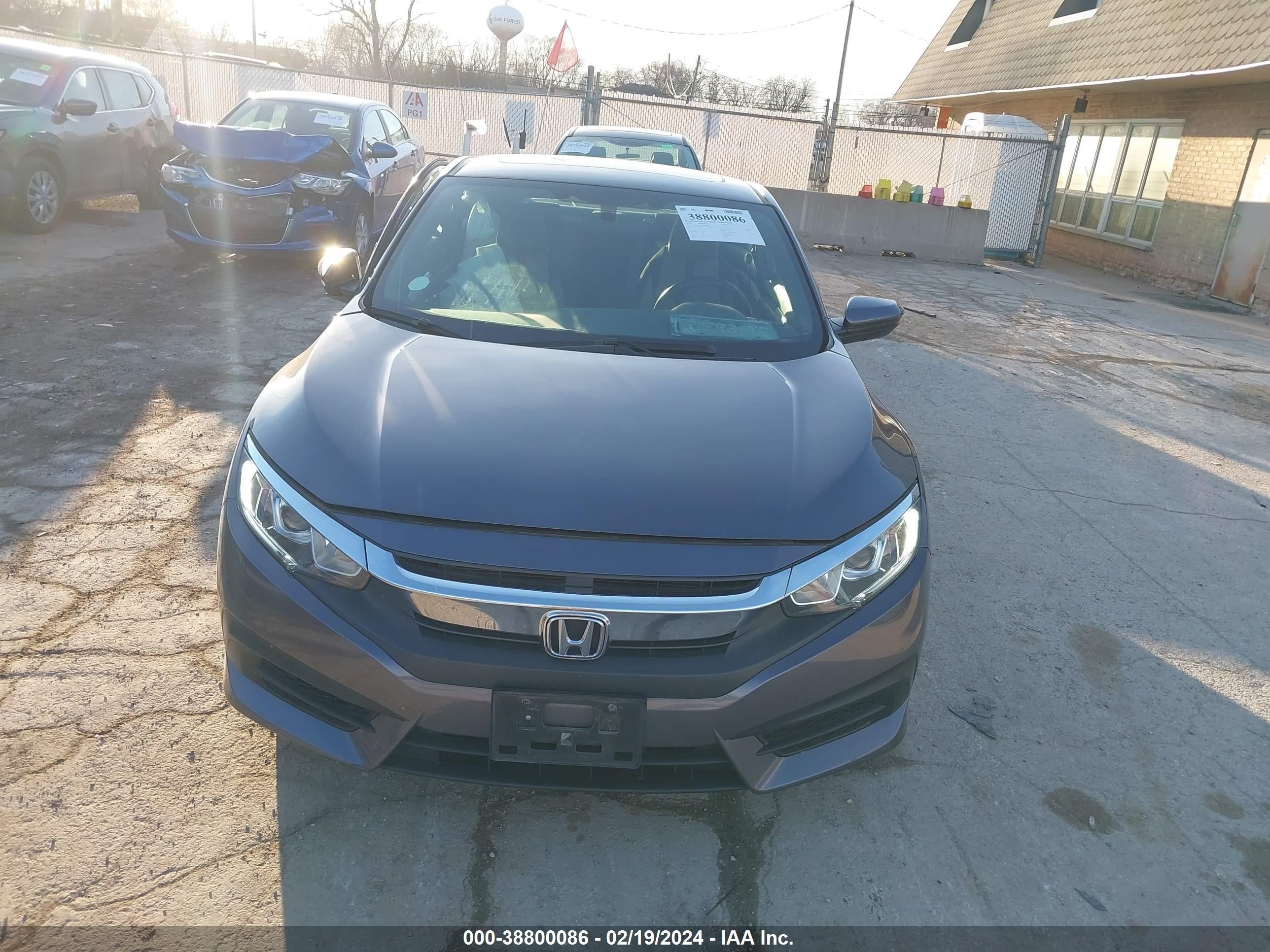 Photo 11 VIN: 2HGFC4B01JH306080 - HONDA CIVIC 