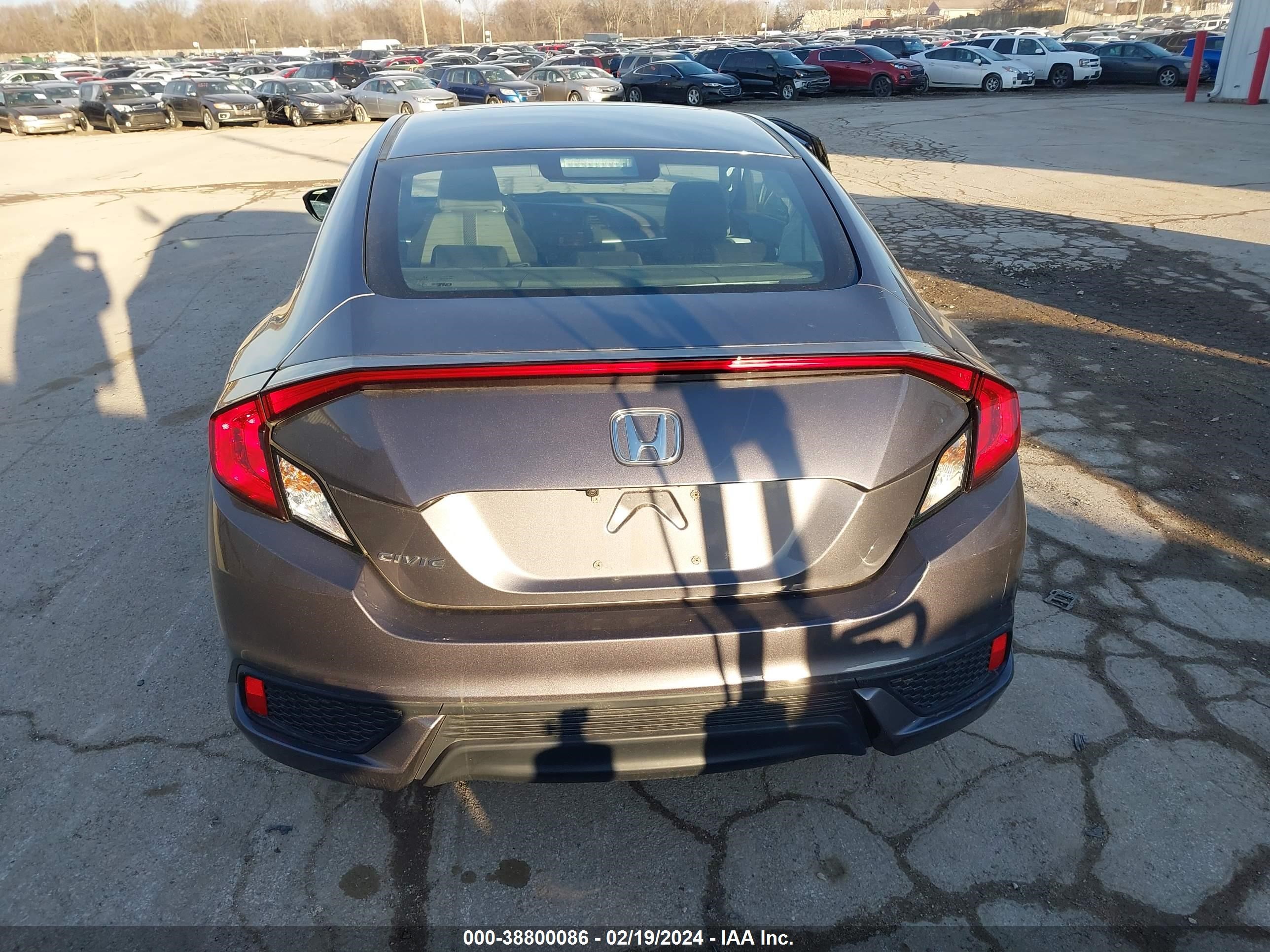 Photo 15 VIN: 2HGFC4B01JH306080 - HONDA CIVIC 