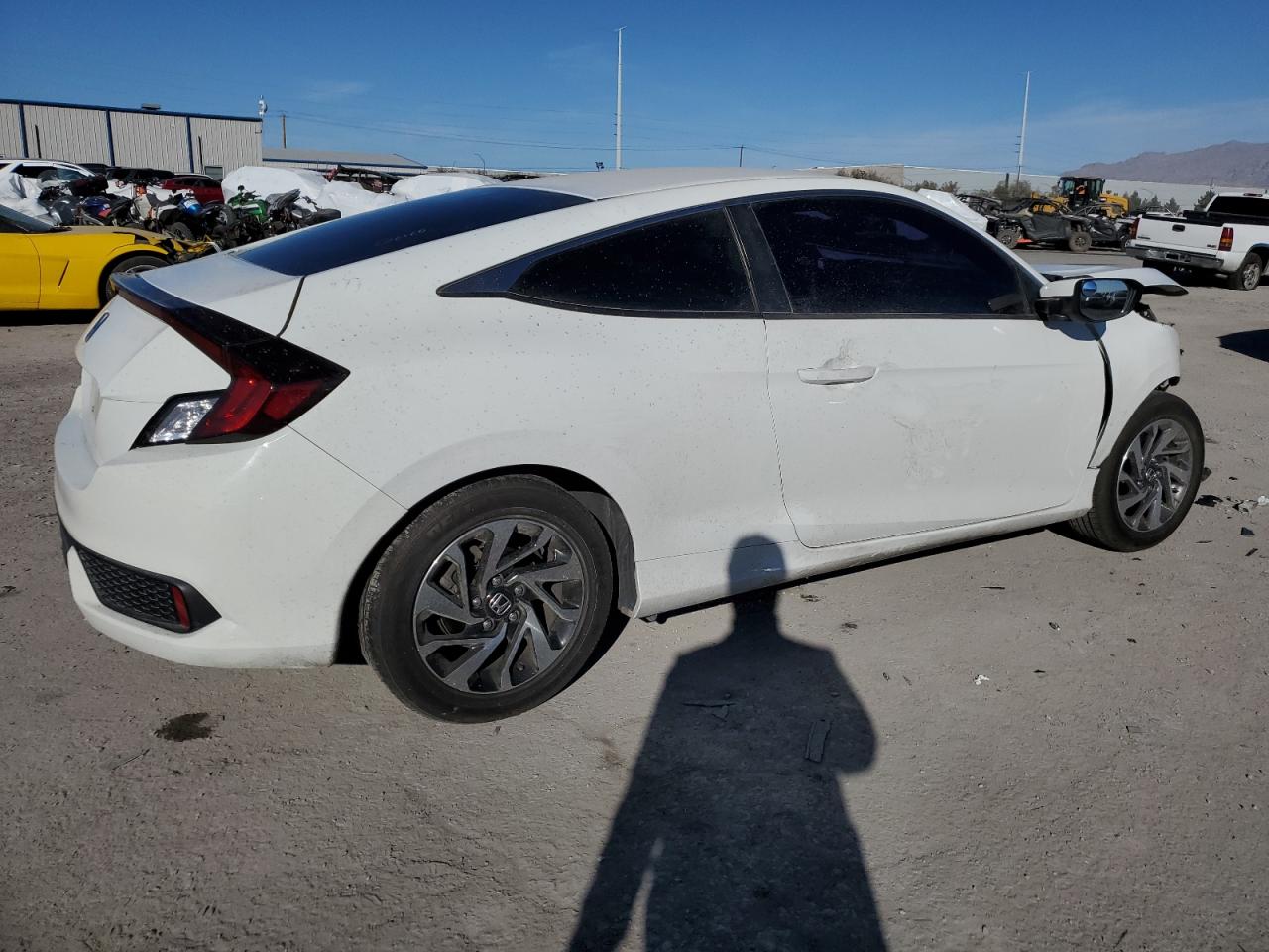 Photo 2 VIN: 2HGFC4B53GH313570 - HONDA CIVIC 