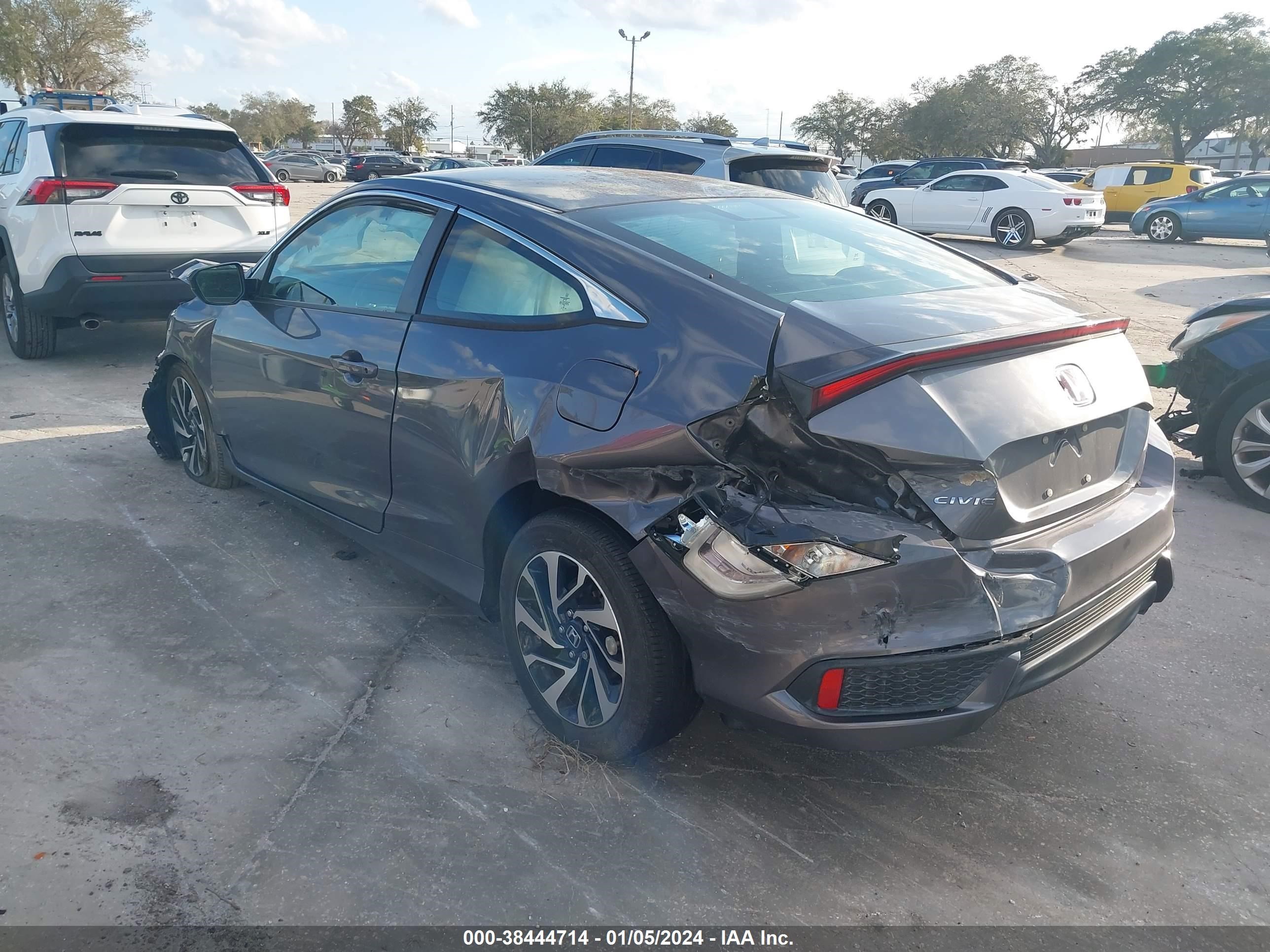 Photo 2 VIN: 2HGFC4B56GH315250 - HONDA CIVIC 