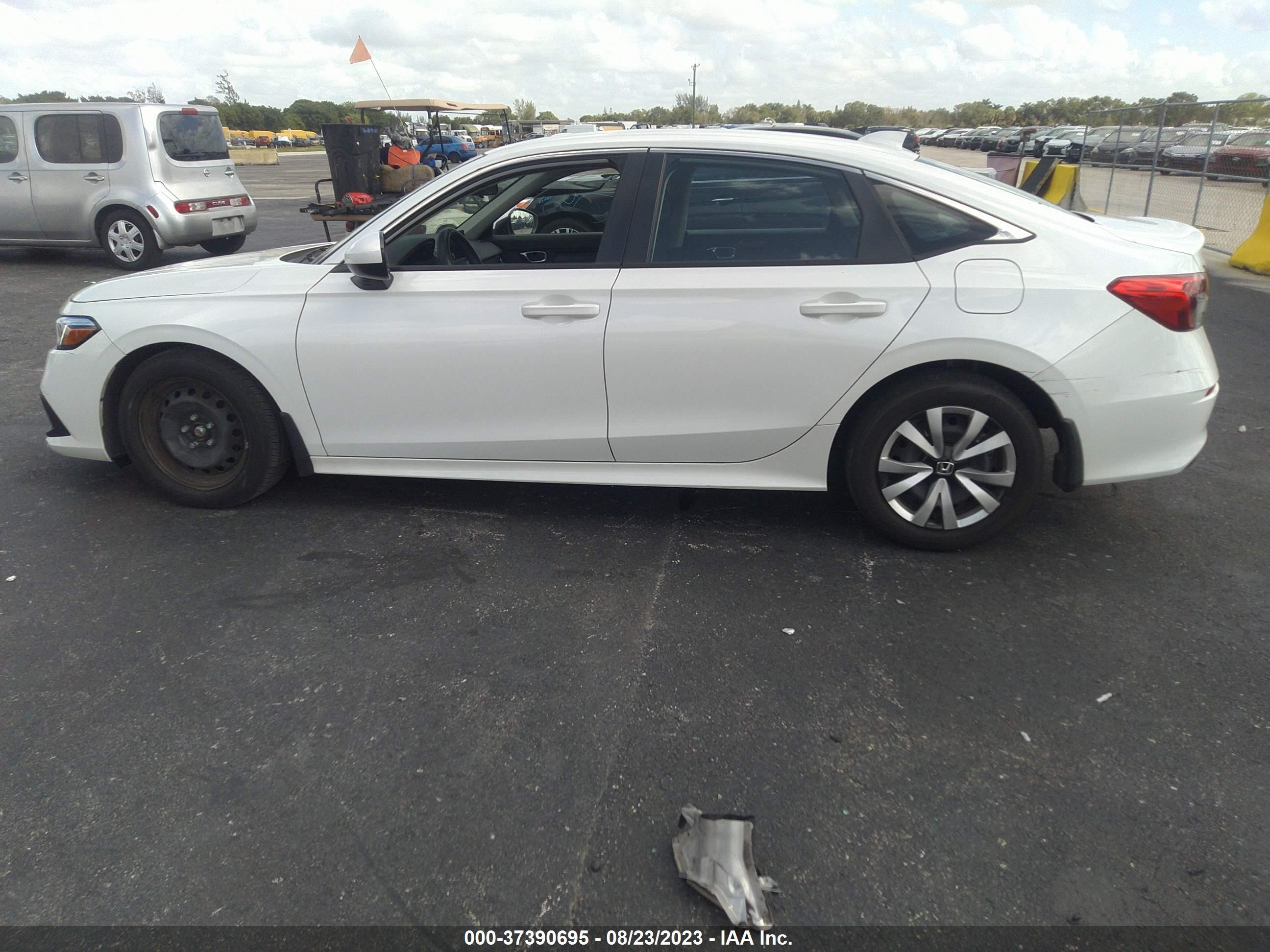 Photo 13 VIN: 2HGFE2F26NH559461 - HONDA CIVIC 