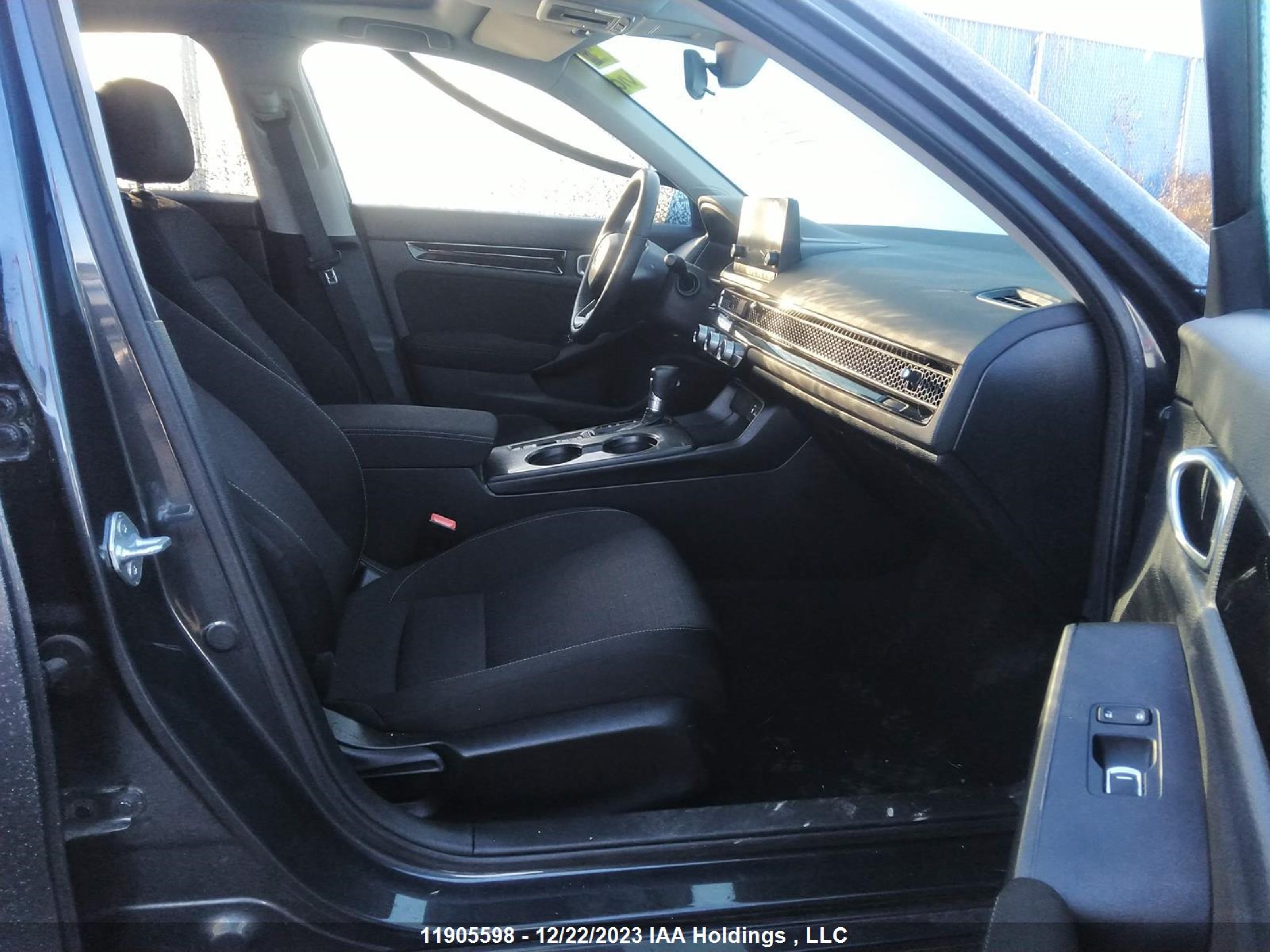 Photo 4 VIN: 2HGFE2F3XPH102518 - HONDA CIVIC 