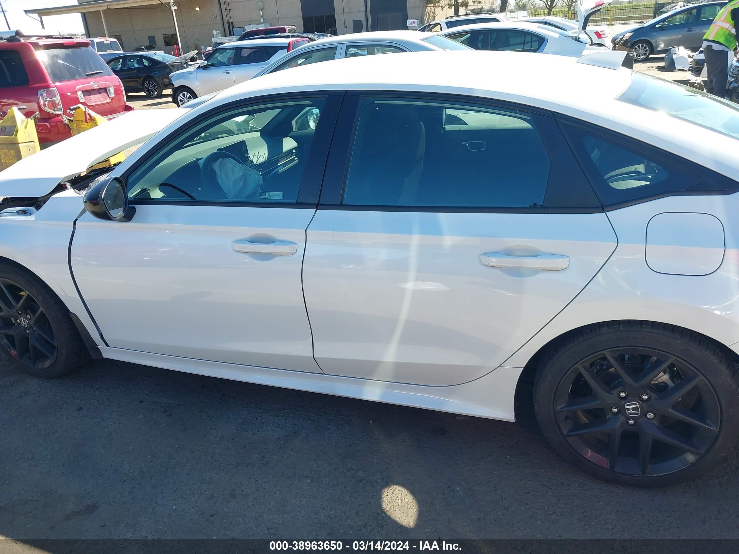 Photo 13 VIN: 2HGFE2F51PH511640 - HONDA CIVIC 