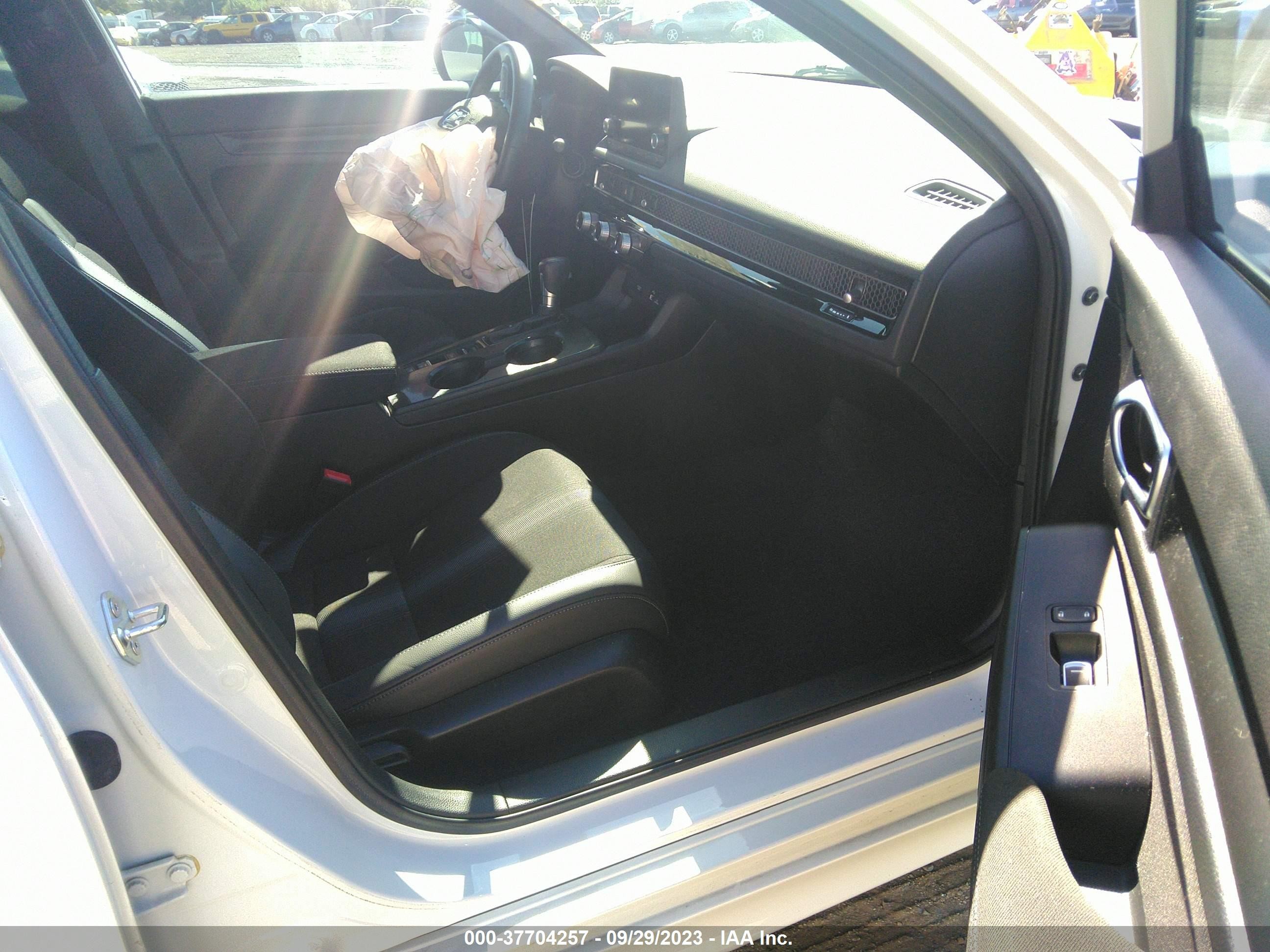 Photo 4 VIN: 2HGFE2F59NH525685 - HONDA CIVIC 