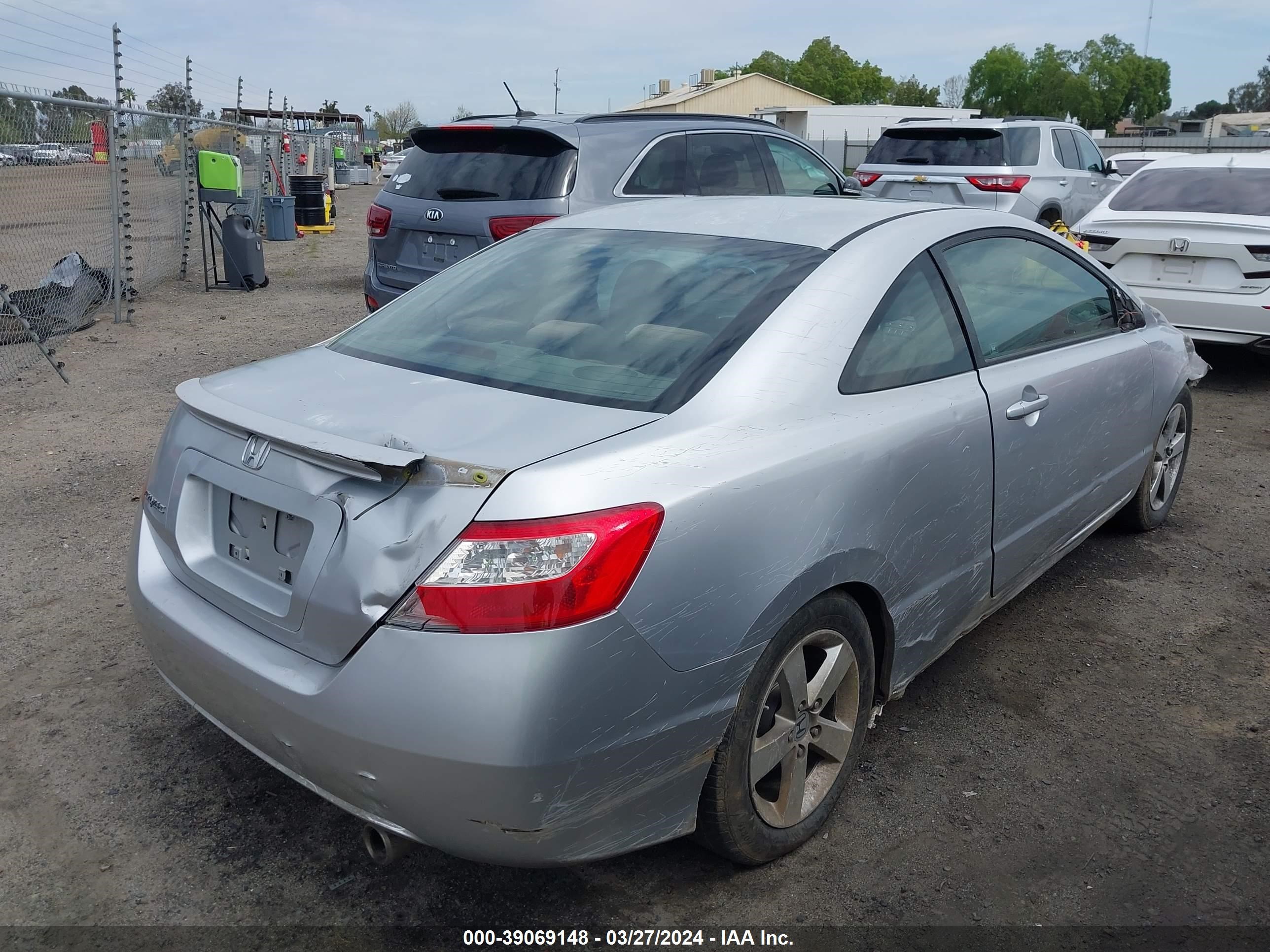 Photo 3 VIN: 2HGFG118168577853 - HONDA CIVIC 